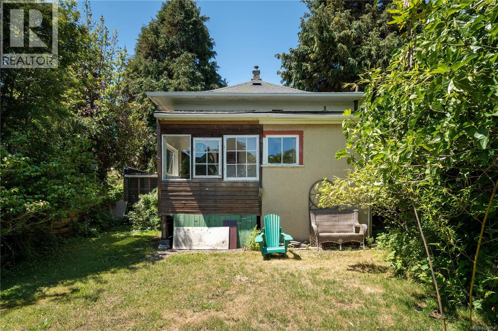  517 Victoria Avenue, Oak Bay