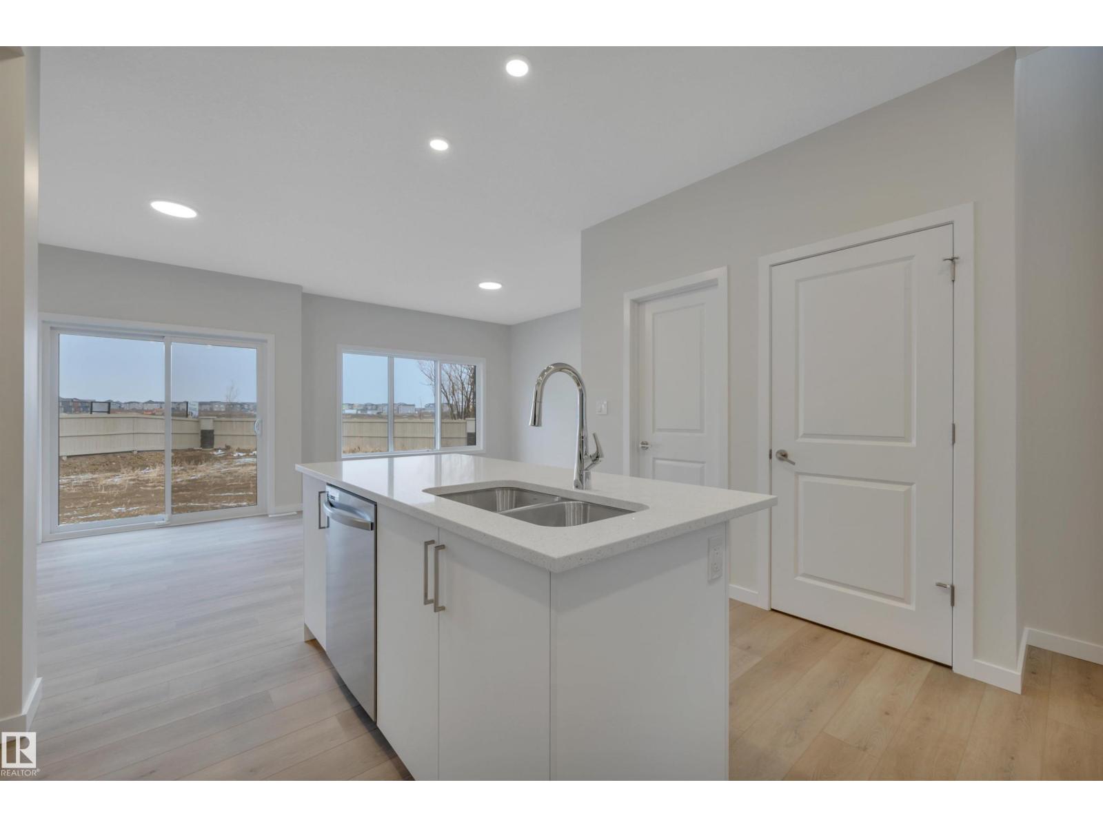 827 ROWAN CL SW, Edmonton