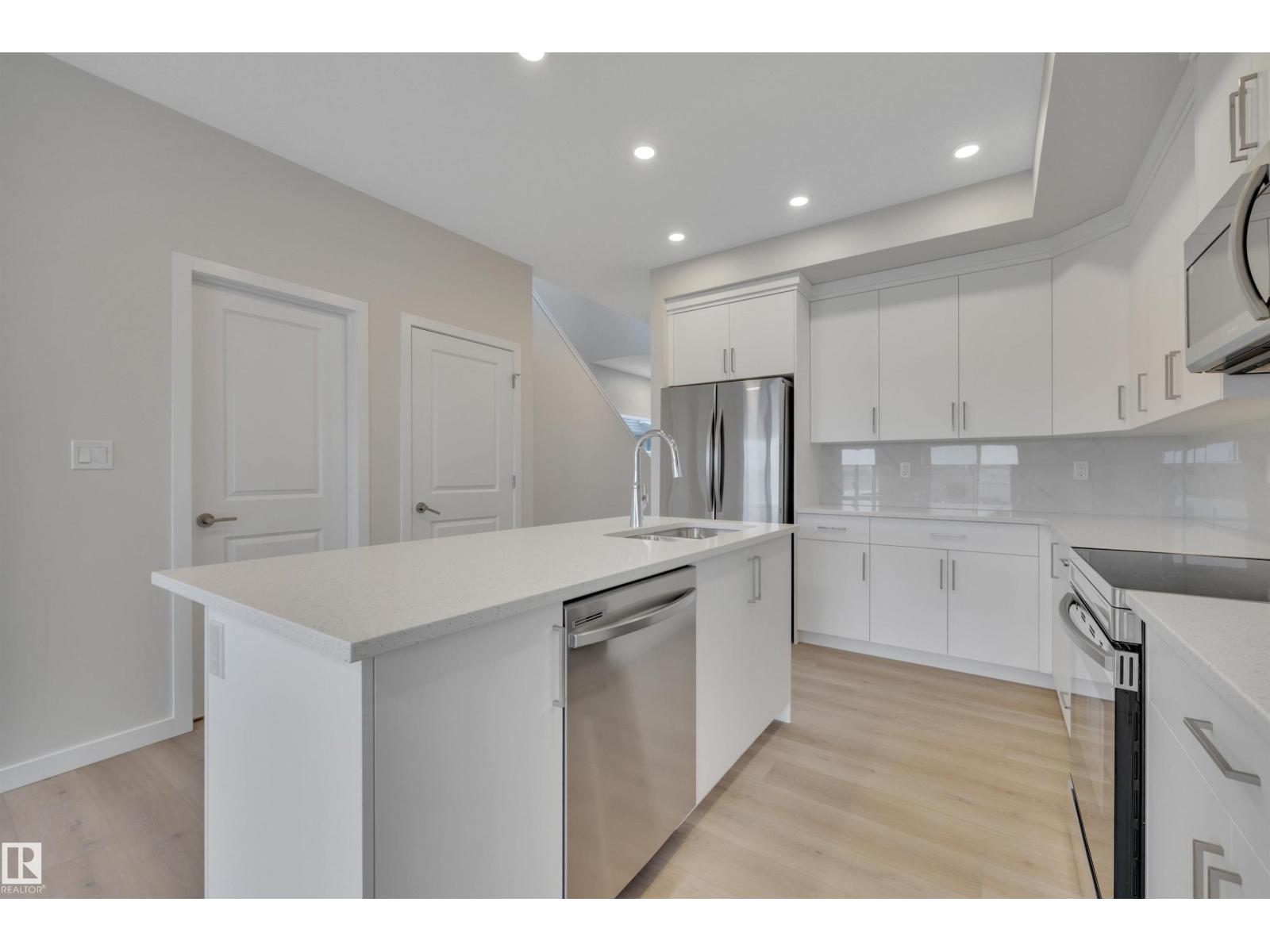 827 ROWAN CL SW, Edmonton