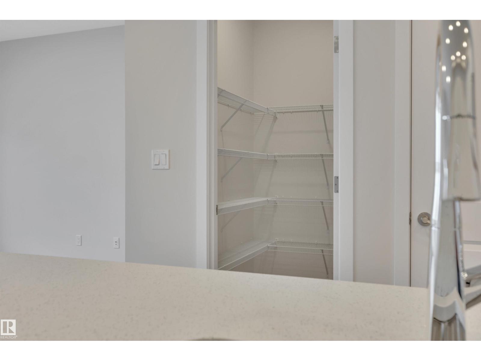 827 ROWAN CL SW, Edmonton