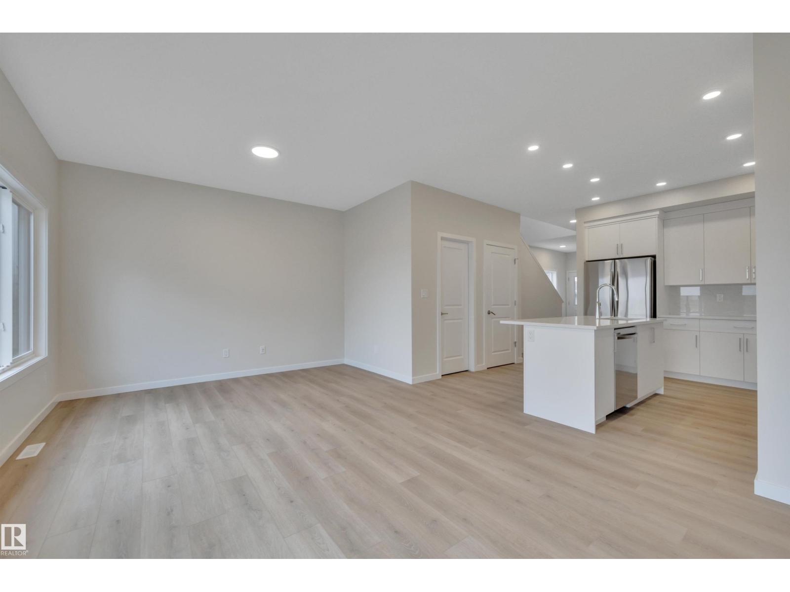 827 ROWAN CL SW, Edmonton