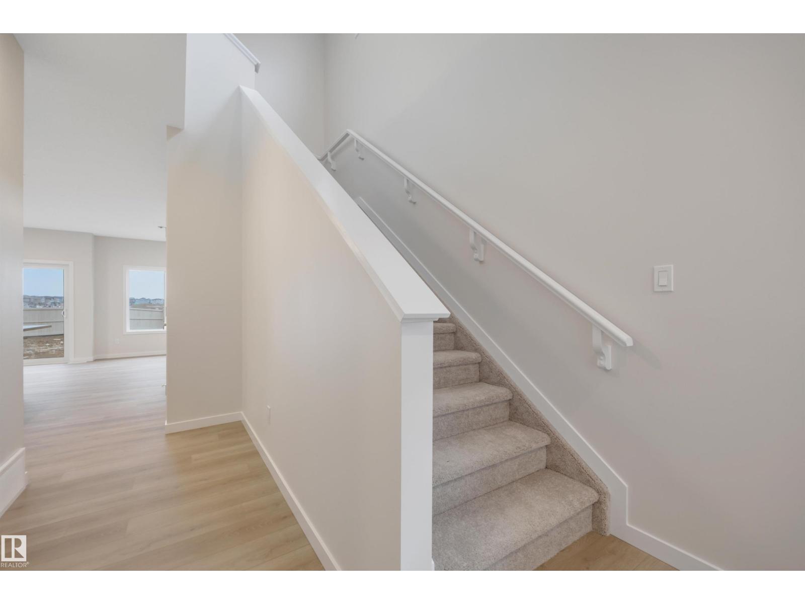 827 ROWAN CL SW, Edmonton