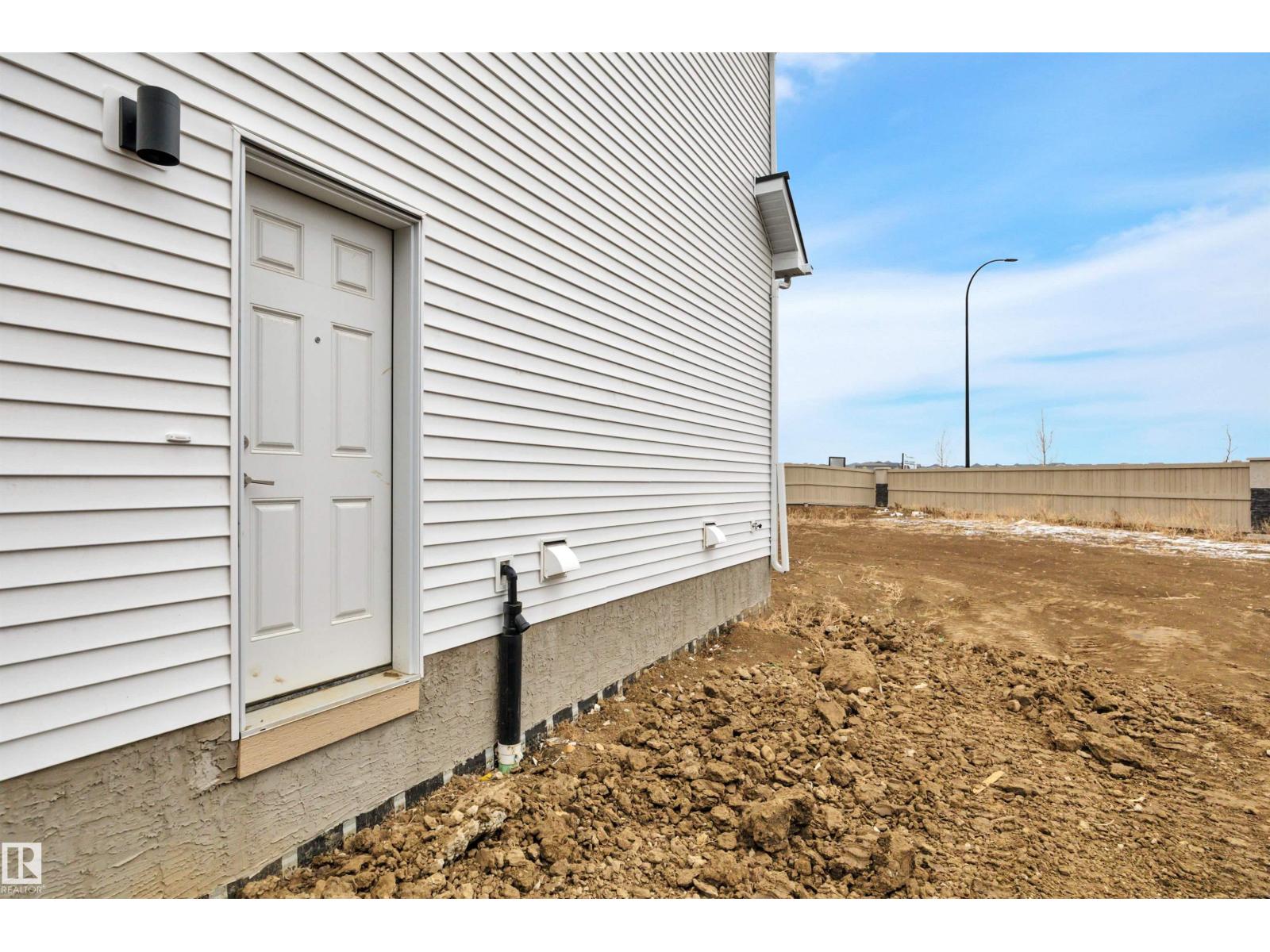 827 ROWAN CL SW, Edmonton