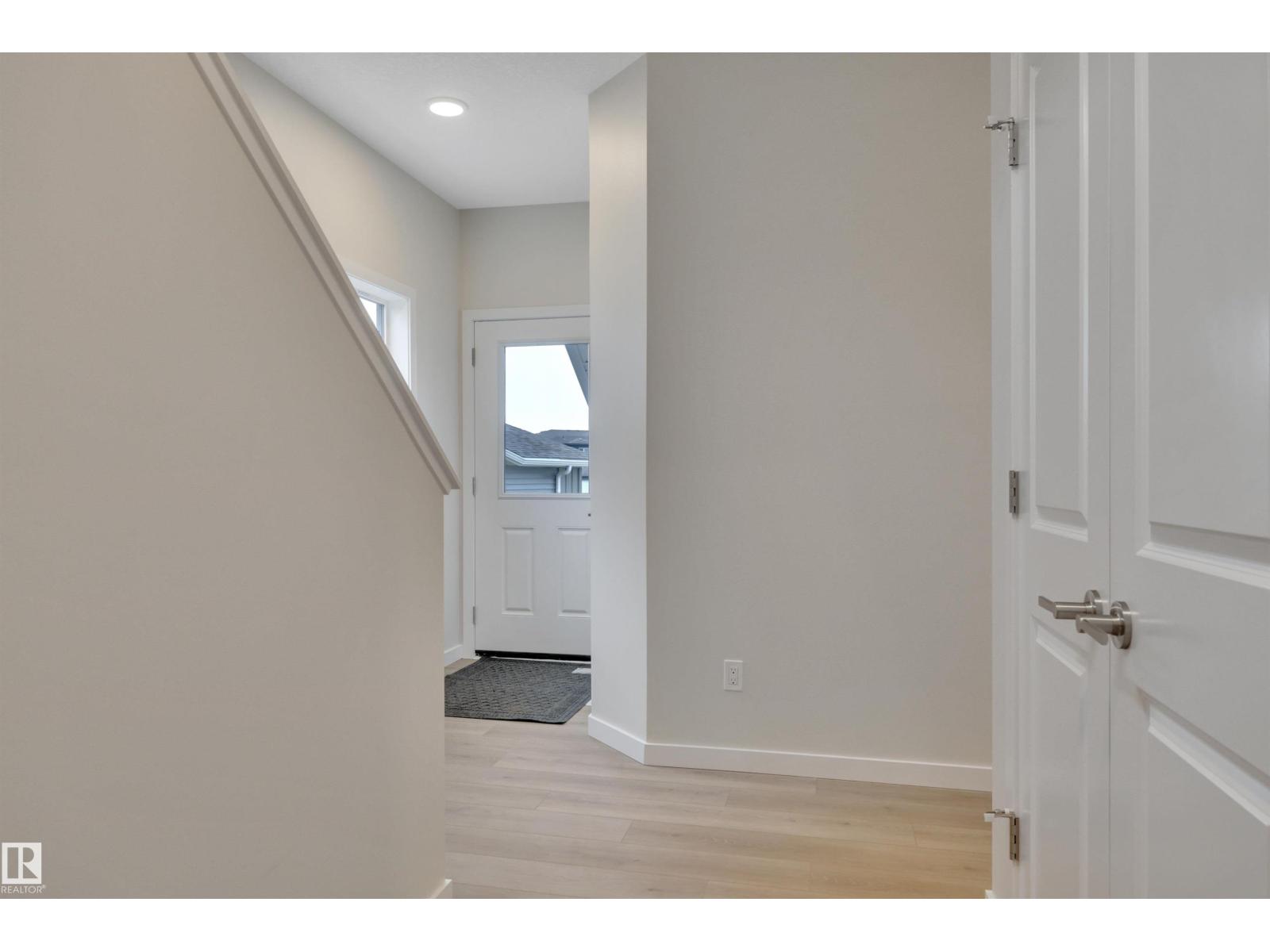 827 ROWAN CL SW, Edmonton