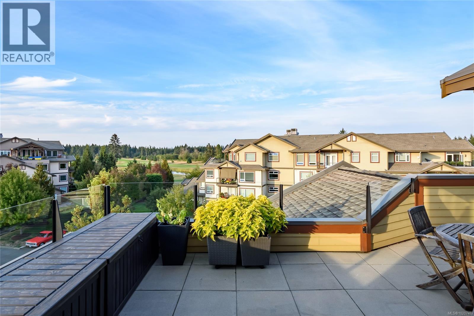 641 3666 Royal Vista Way, Courtenay