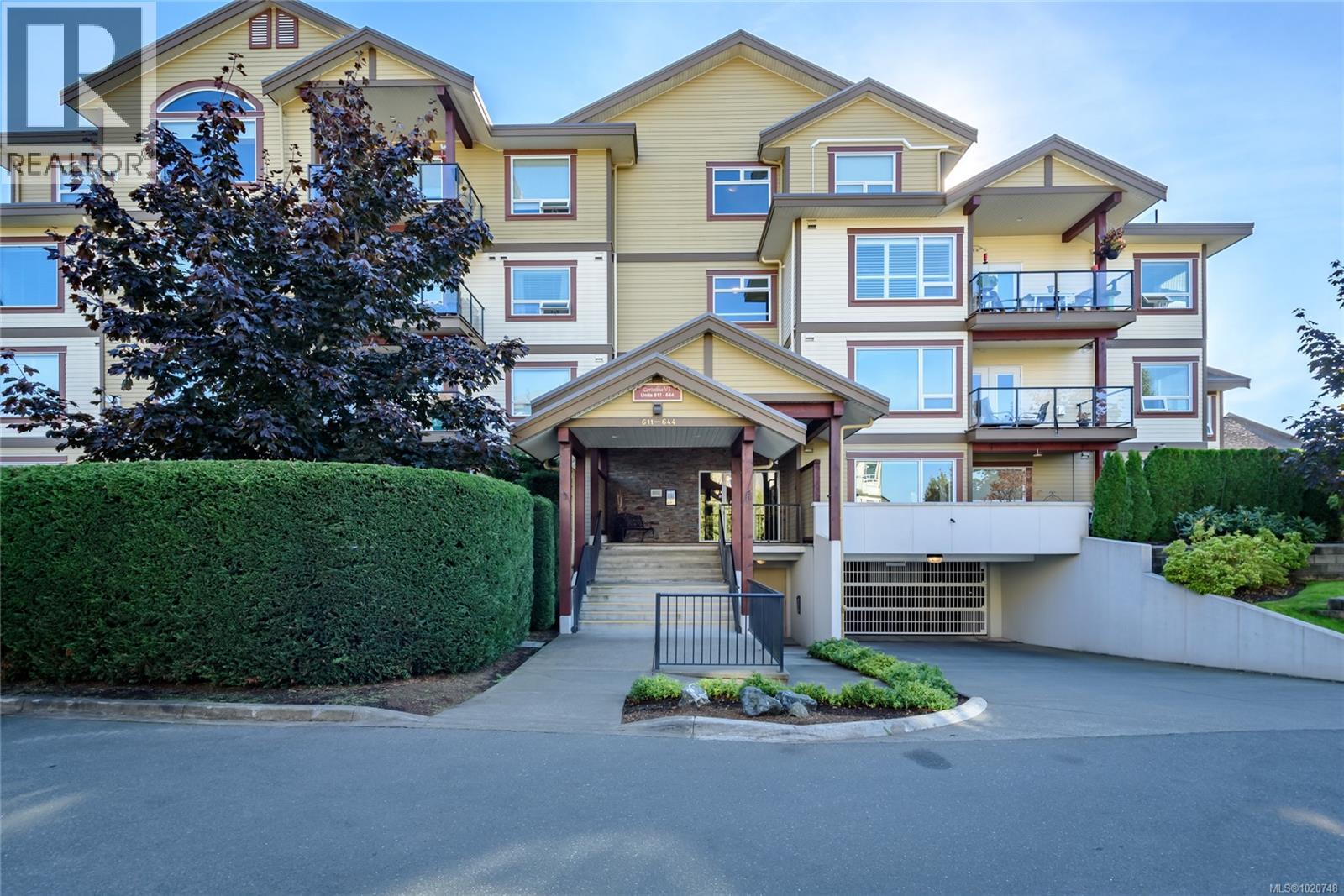 641 3666 Royal Vista Way, Courtenay