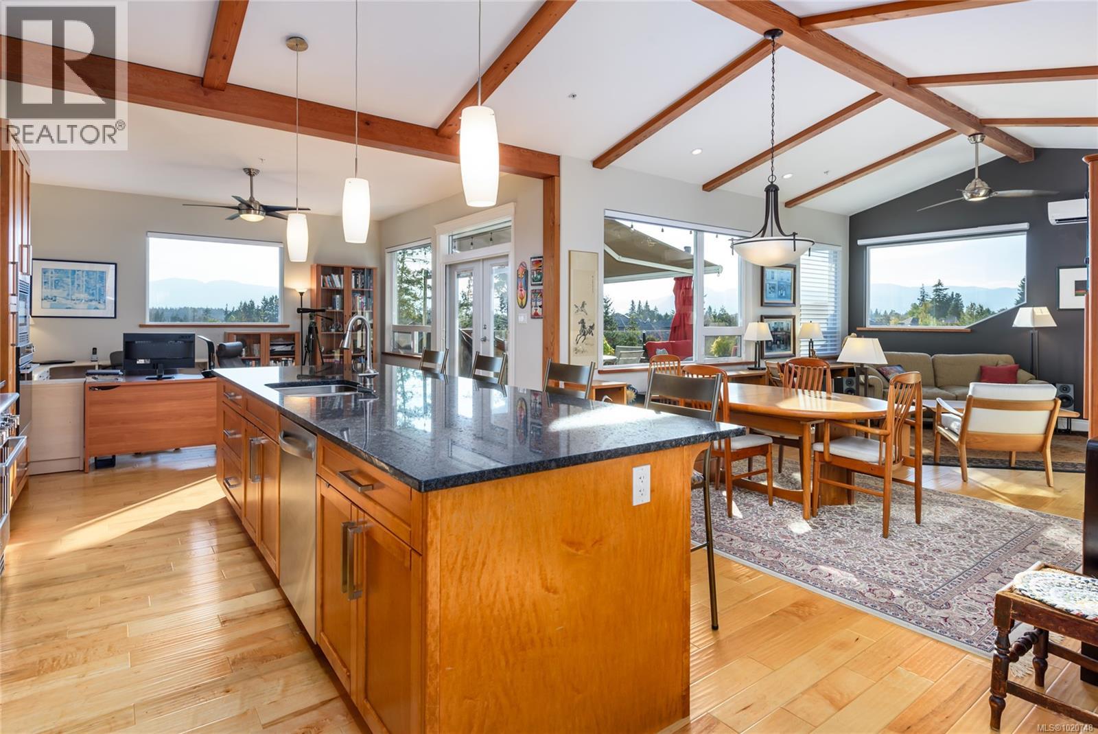 641 3666 Royal Vista Way, Courtenay