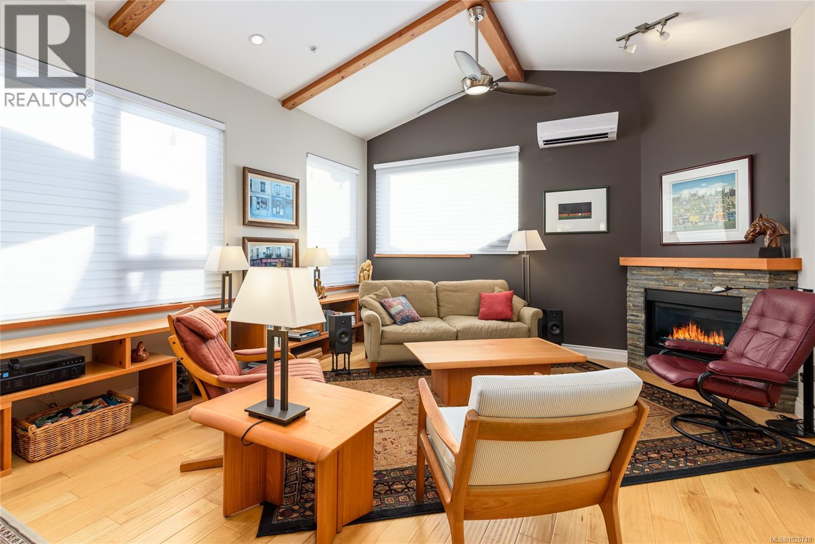 641 3666 Royal Vista Way, Courtenay