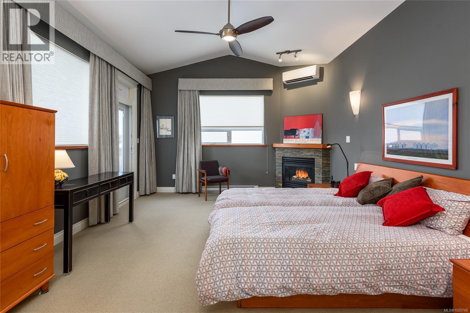 641 3666 Royal Vista Way, Courtenay