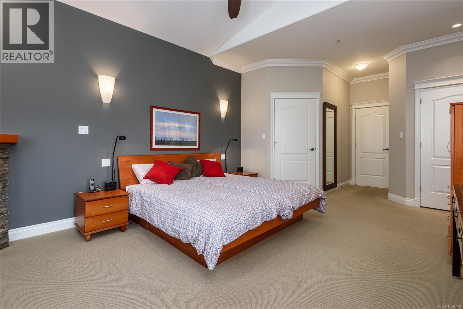 641 3666 Royal Vista Way, Courtenay