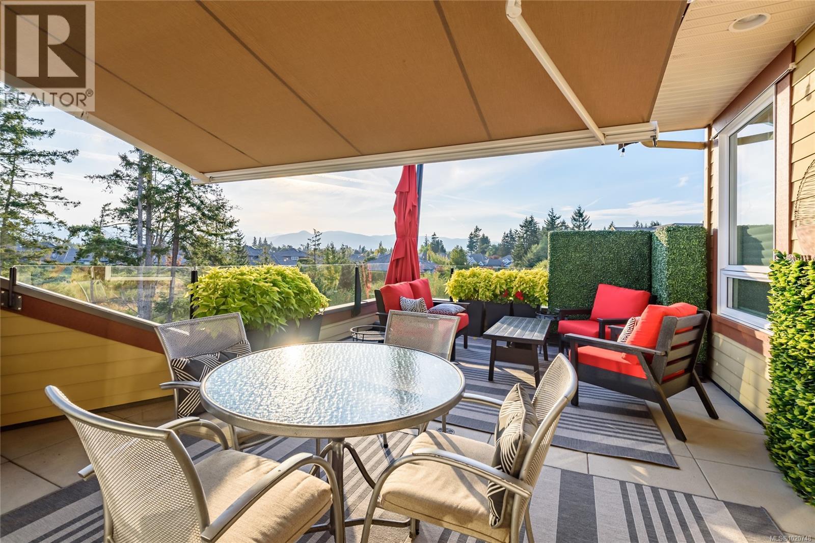 641 3666 Royal Vista Way, Courtenay