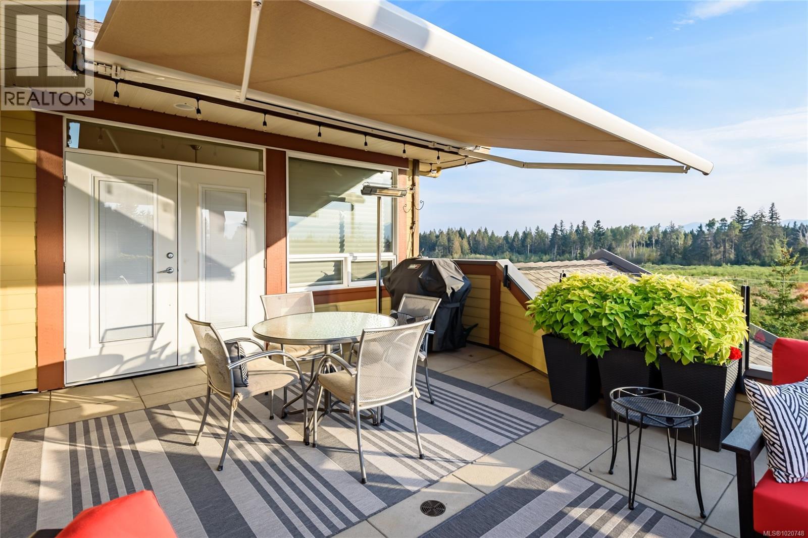 641 3666 Royal Vista Way, Courtenay