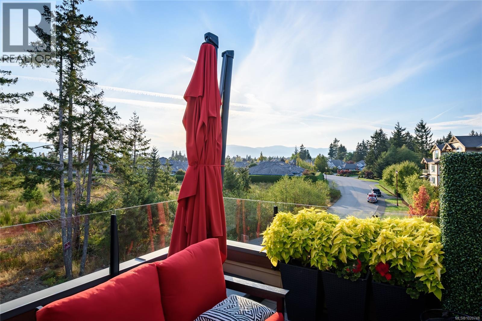 641 3666 Royal Vista Way, Courtenay