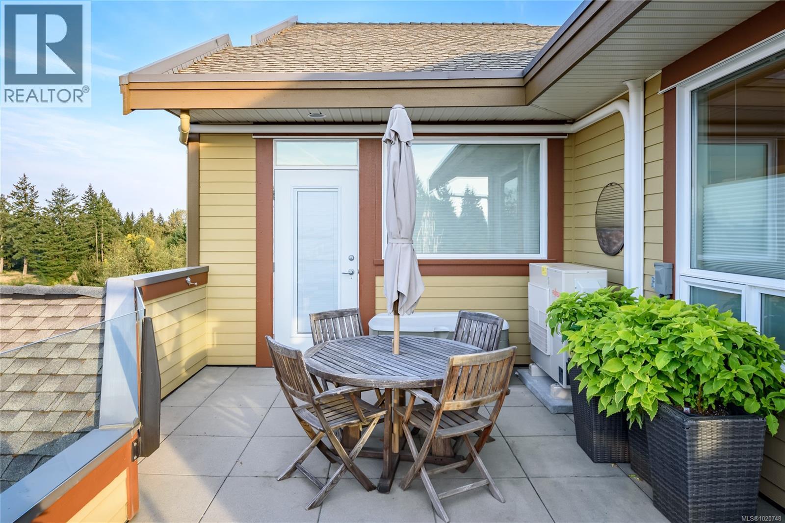 641 3666 Royal Vista Way, Courtenay