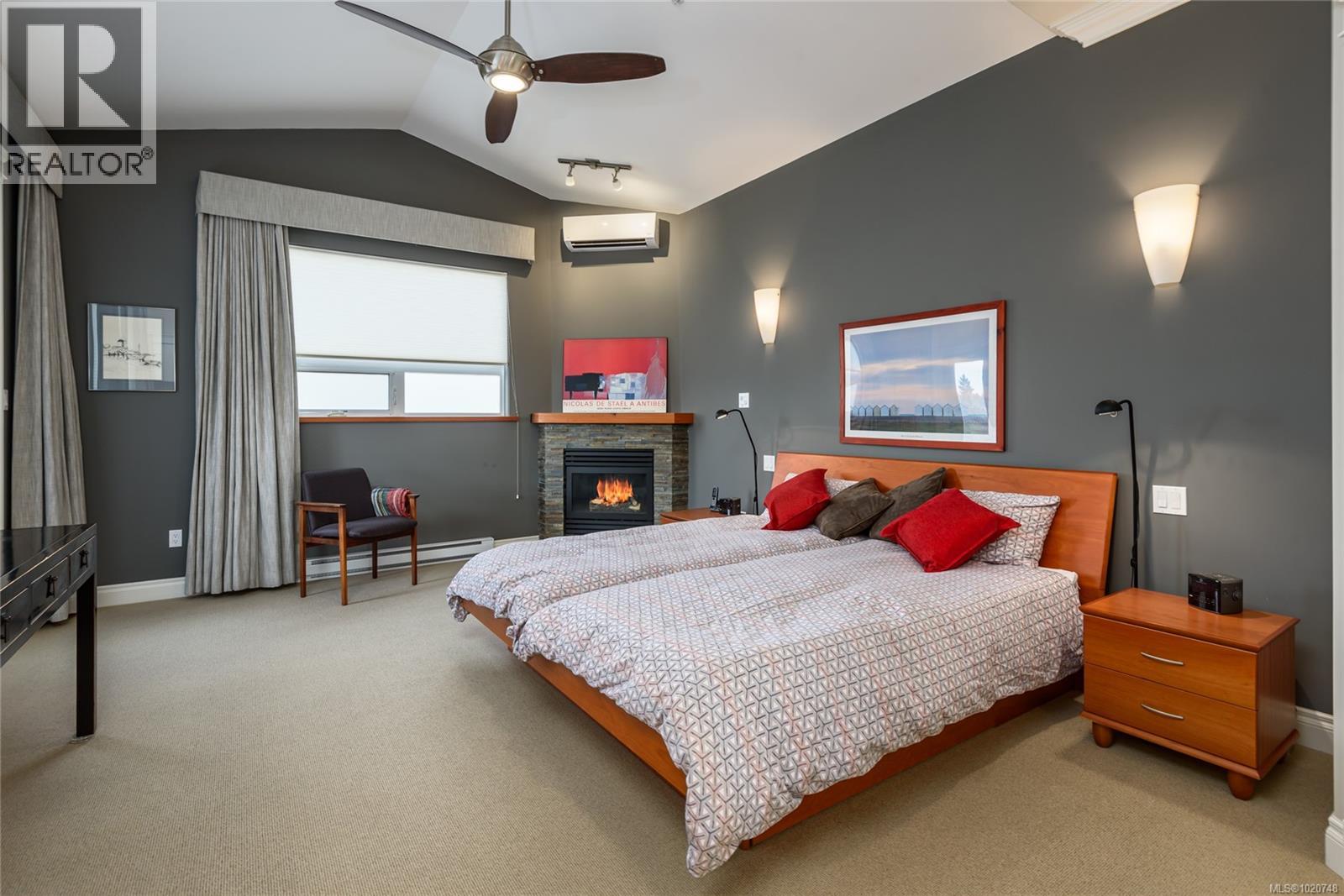 641 3666 Royal Vista Way, Courtenay