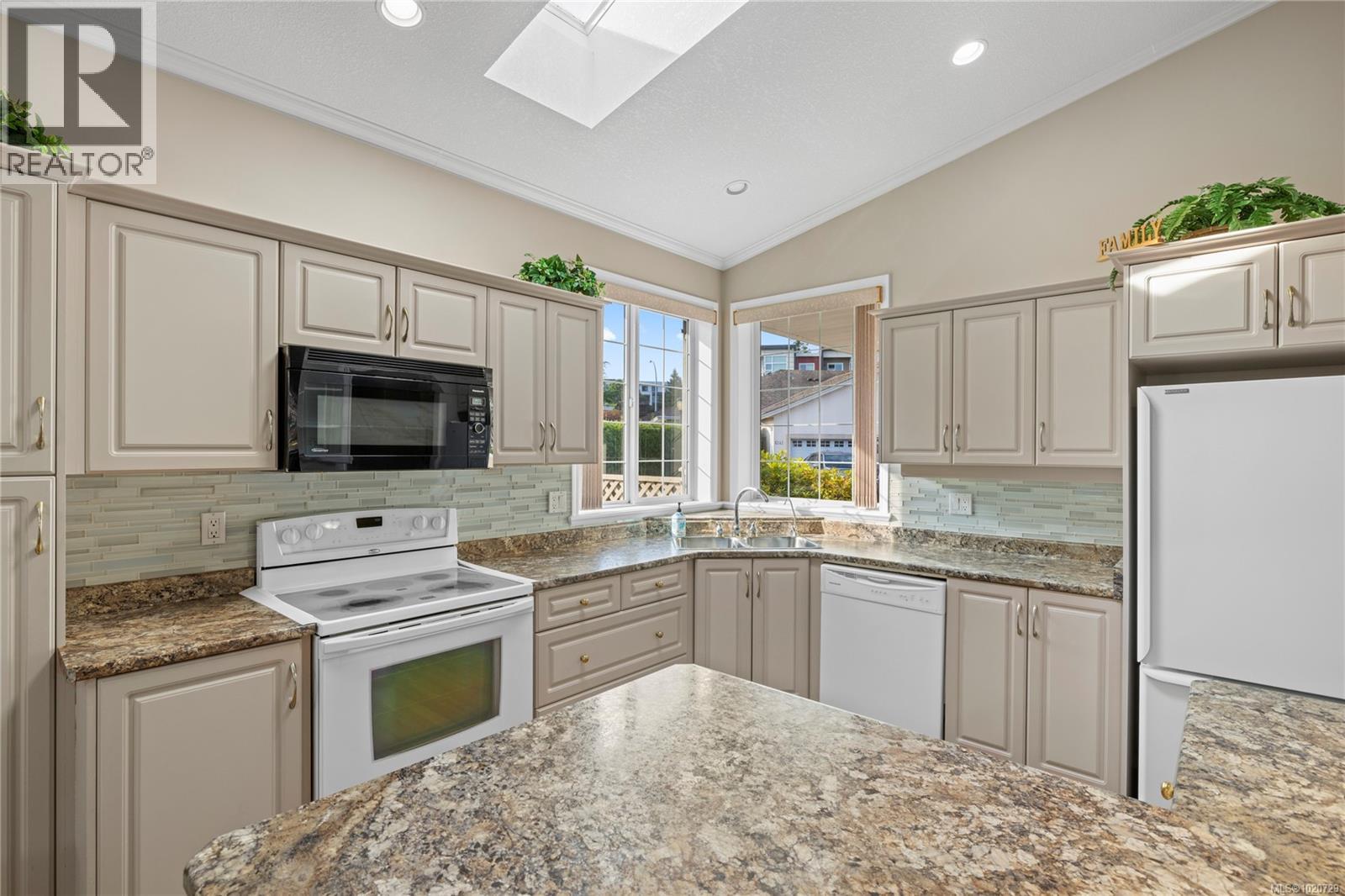 6144 Saturna Ave, Nanaimo