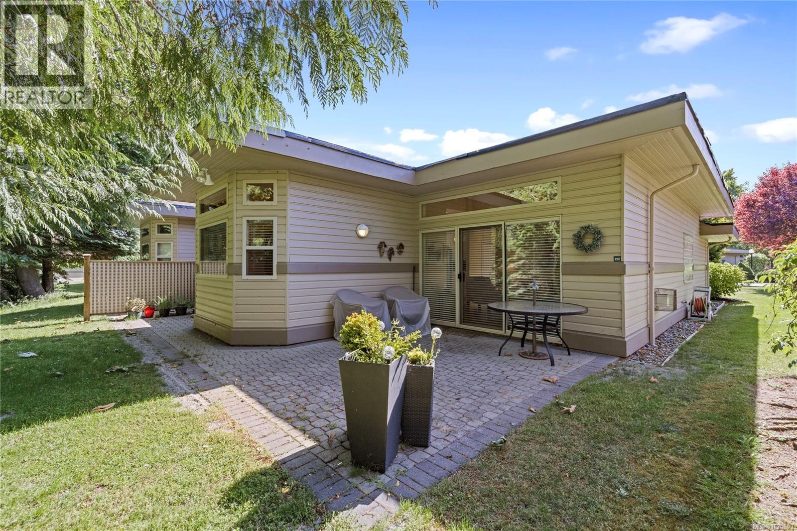 912 Lakes Blvd, French Creek