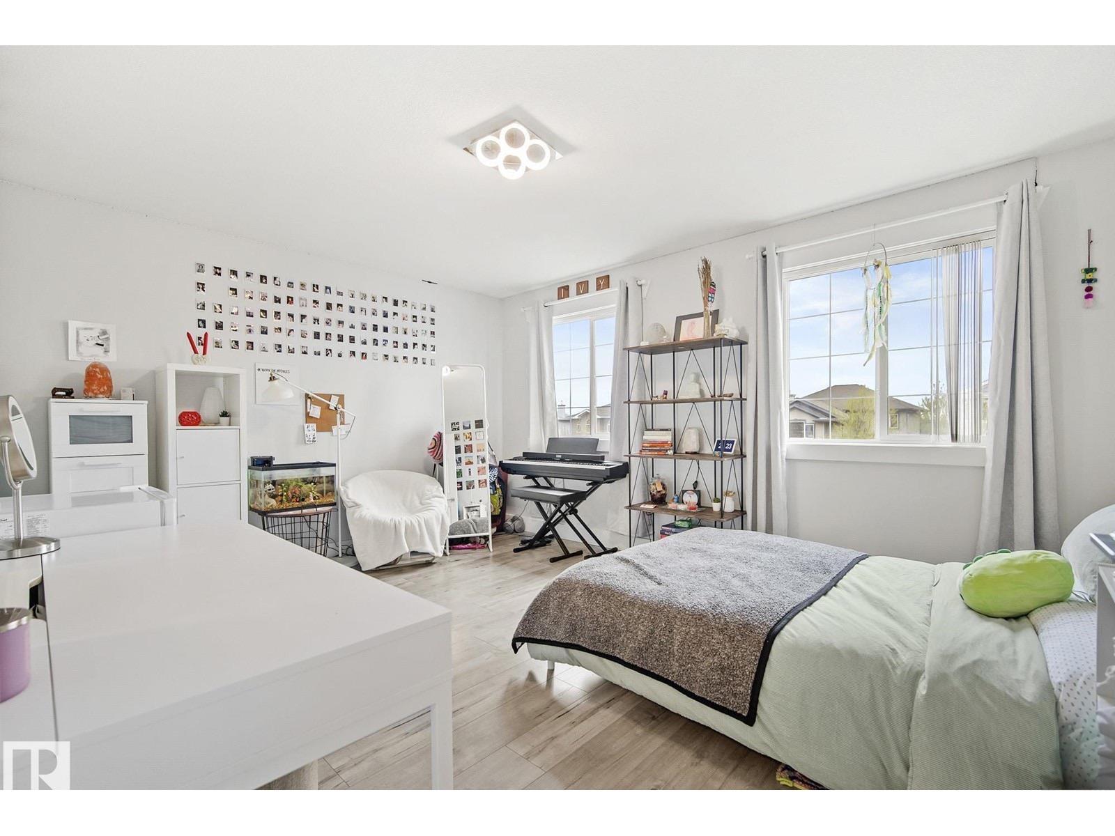 4748 154 AV NW, Edmonton