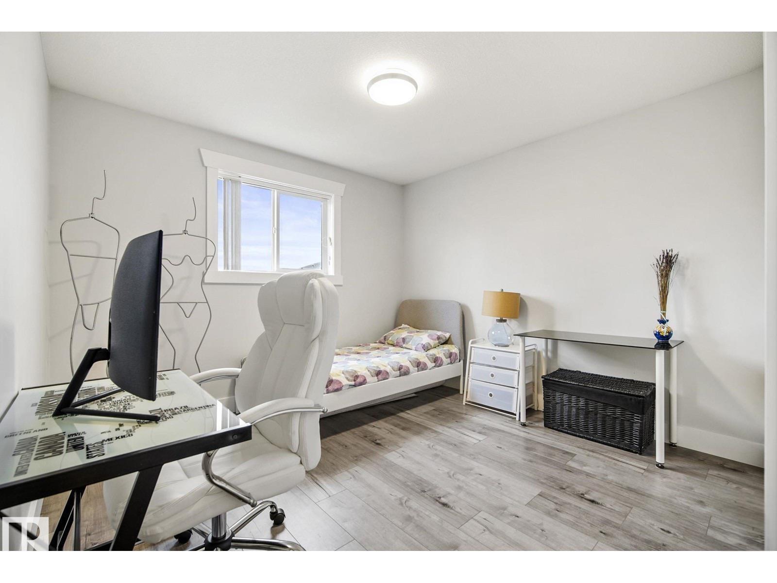 4748 154 AV NW, Edmonton