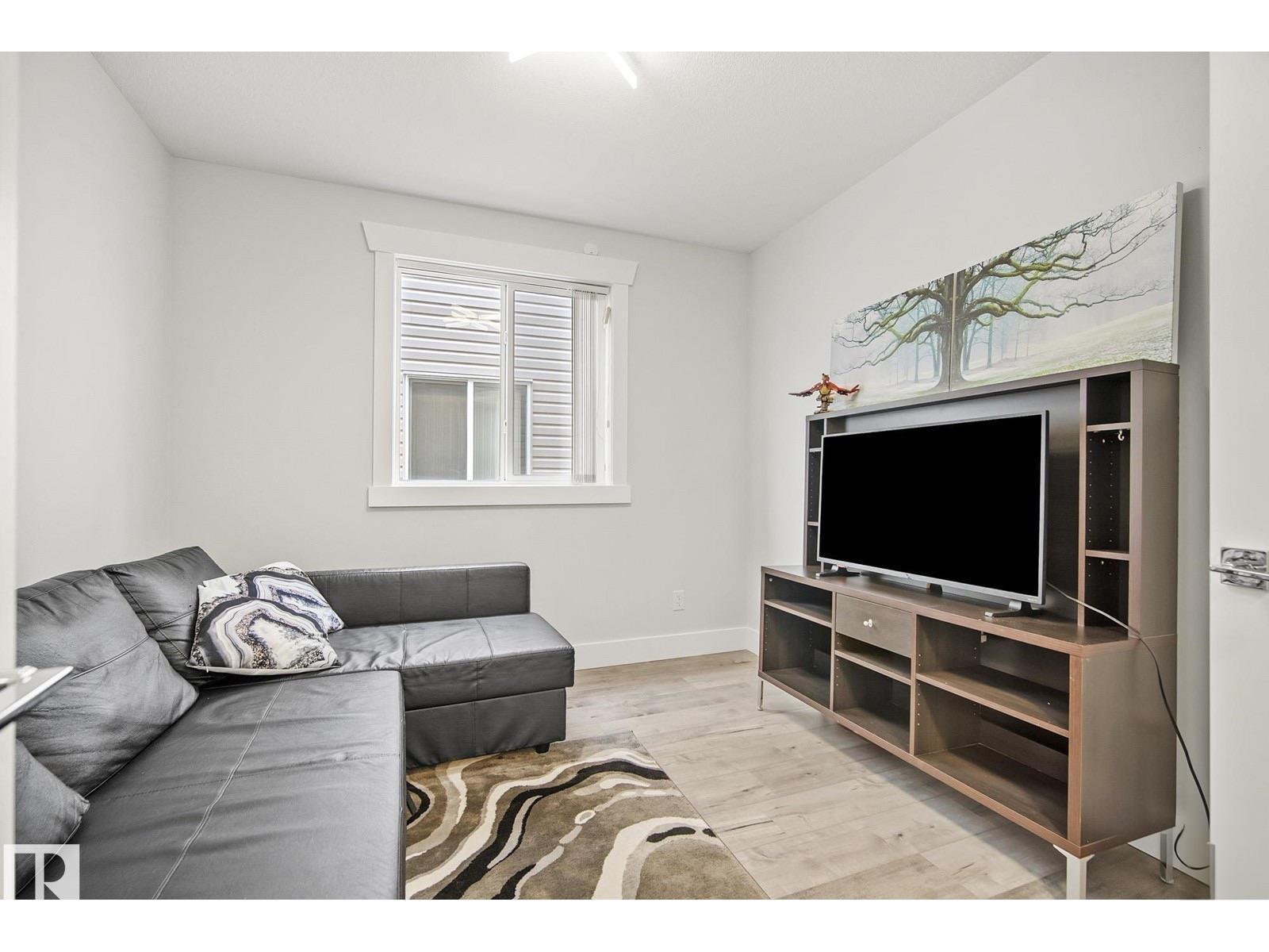 4748 154 AV NW, Edmonton