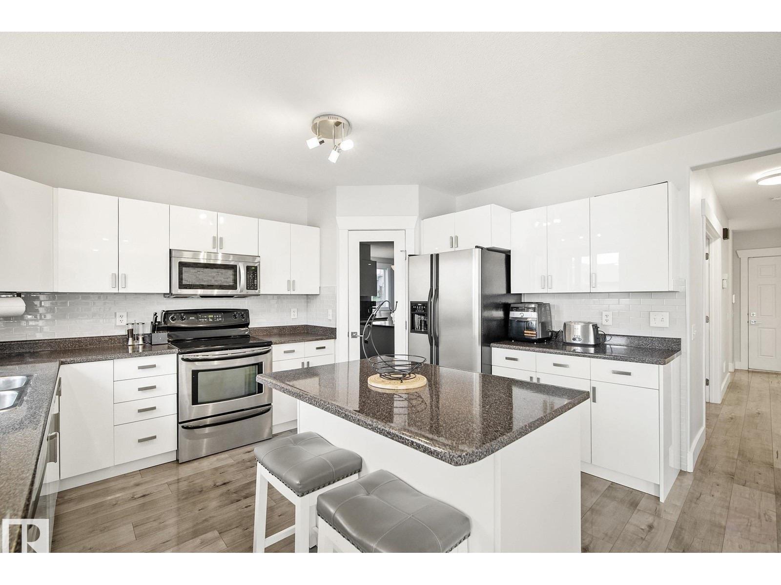 4748 154 AV NW, Edmonton