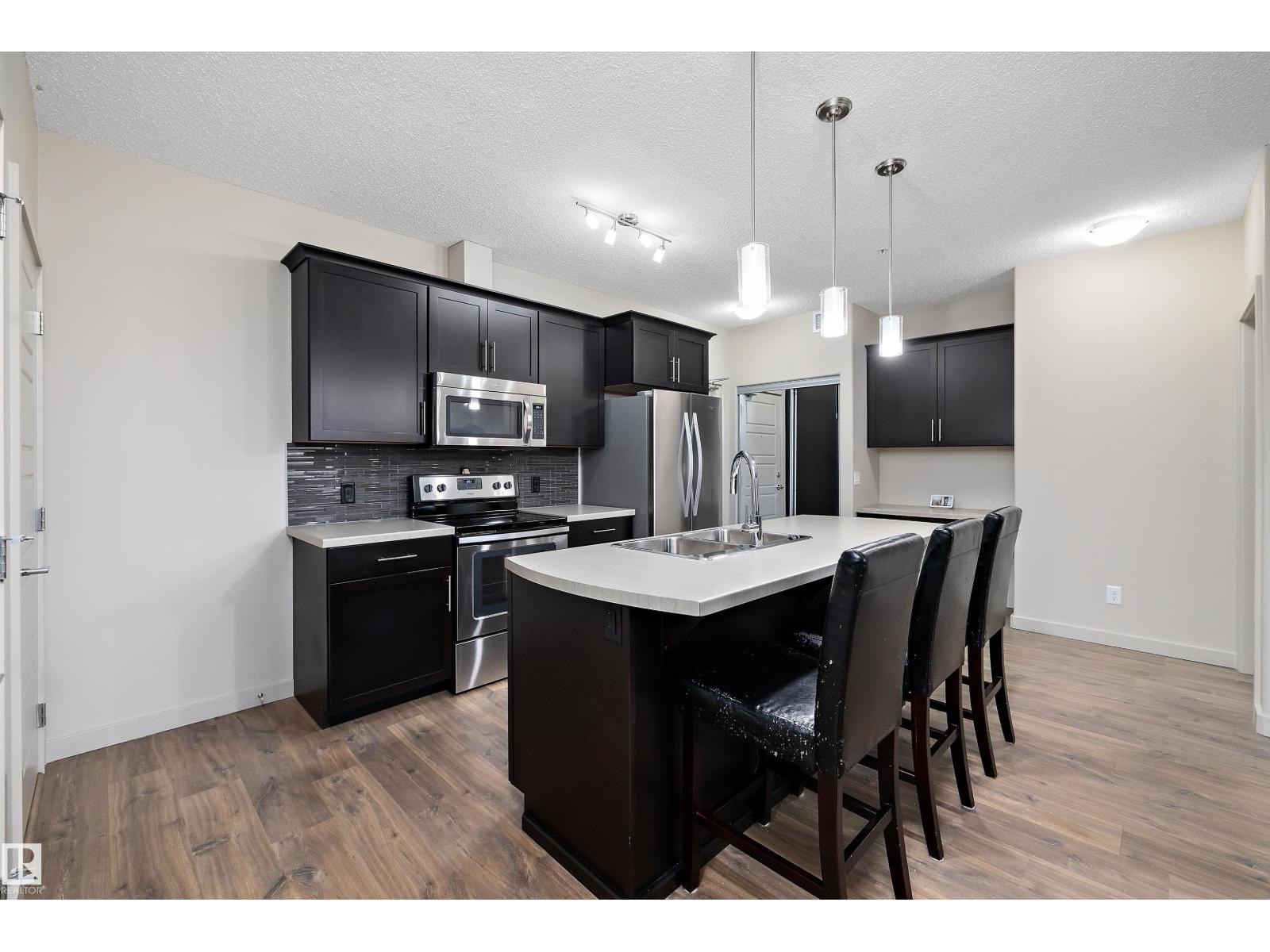 #214 1004 ROSENTHAL BV NW, Edmonton