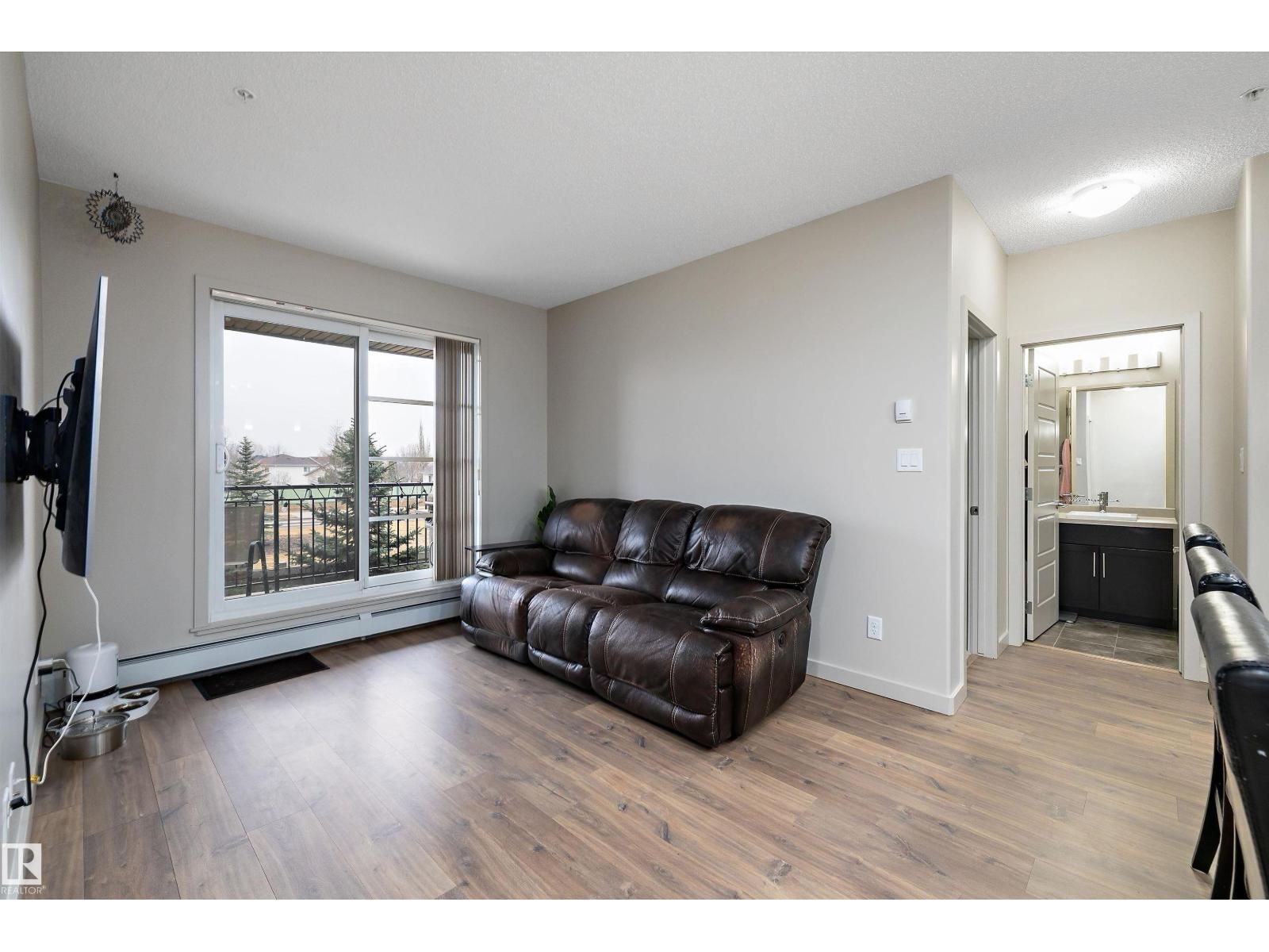 #214 1004 ROSENTHAL BV NW, Edmonton