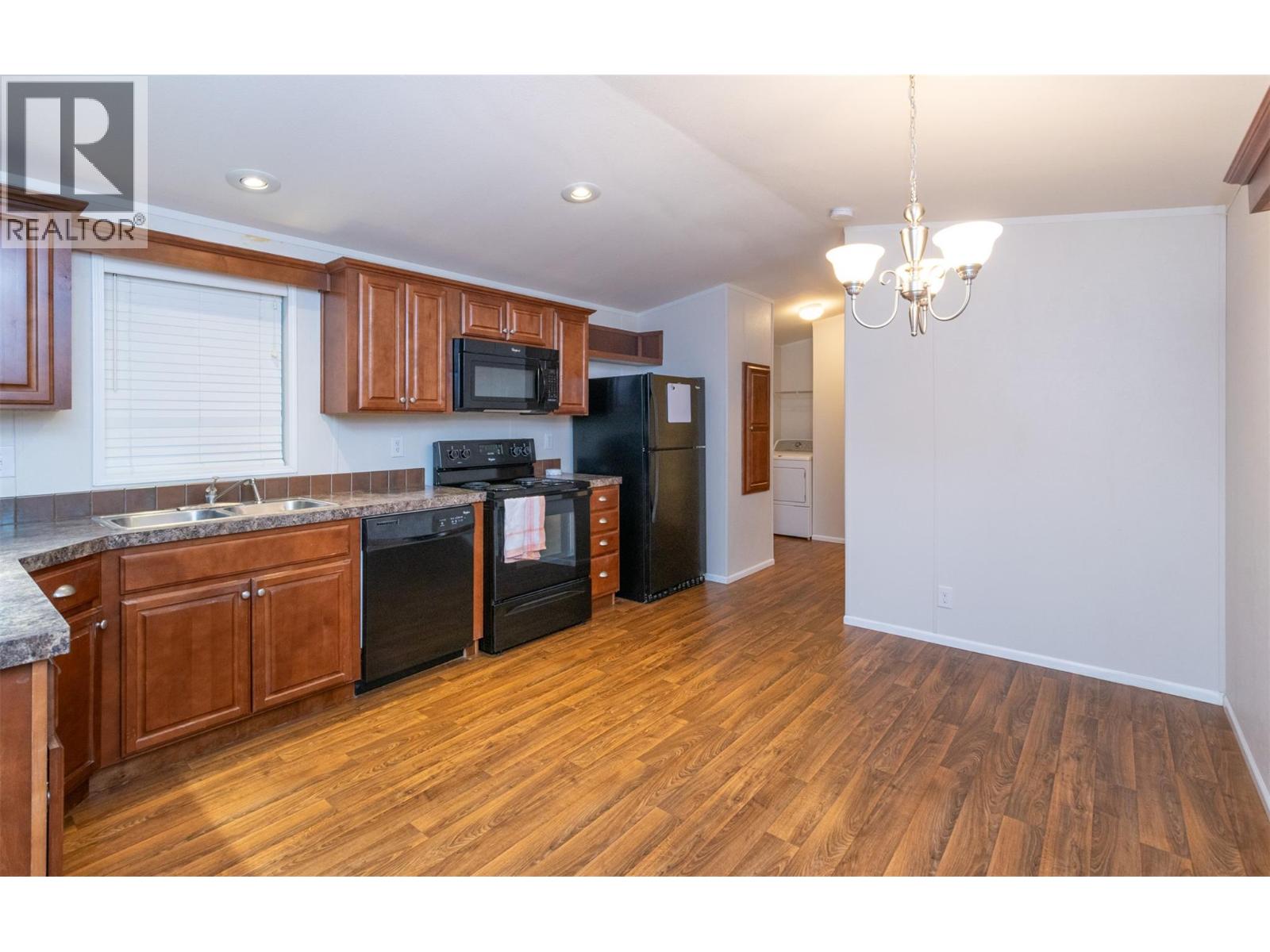 7 5581 Mayfair Road, Salmon Arm