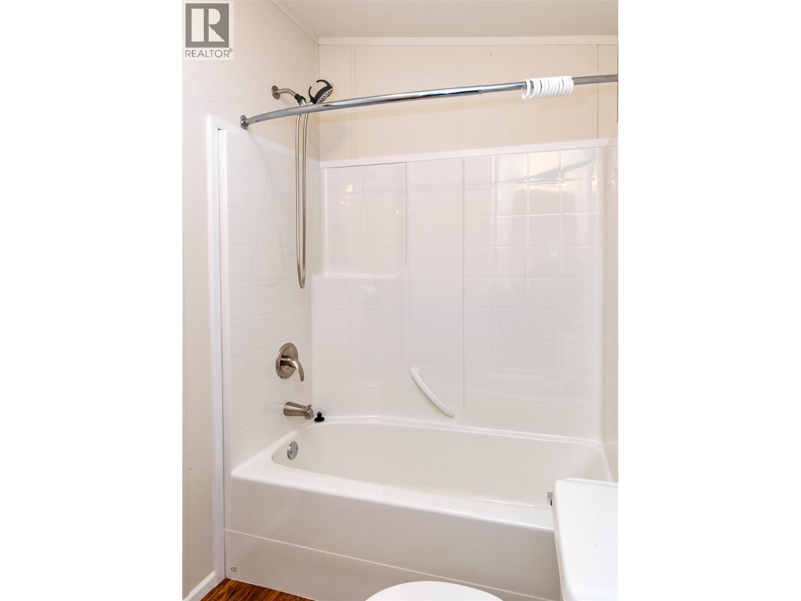 7 5581 Mayfair Road, Salmon Arm