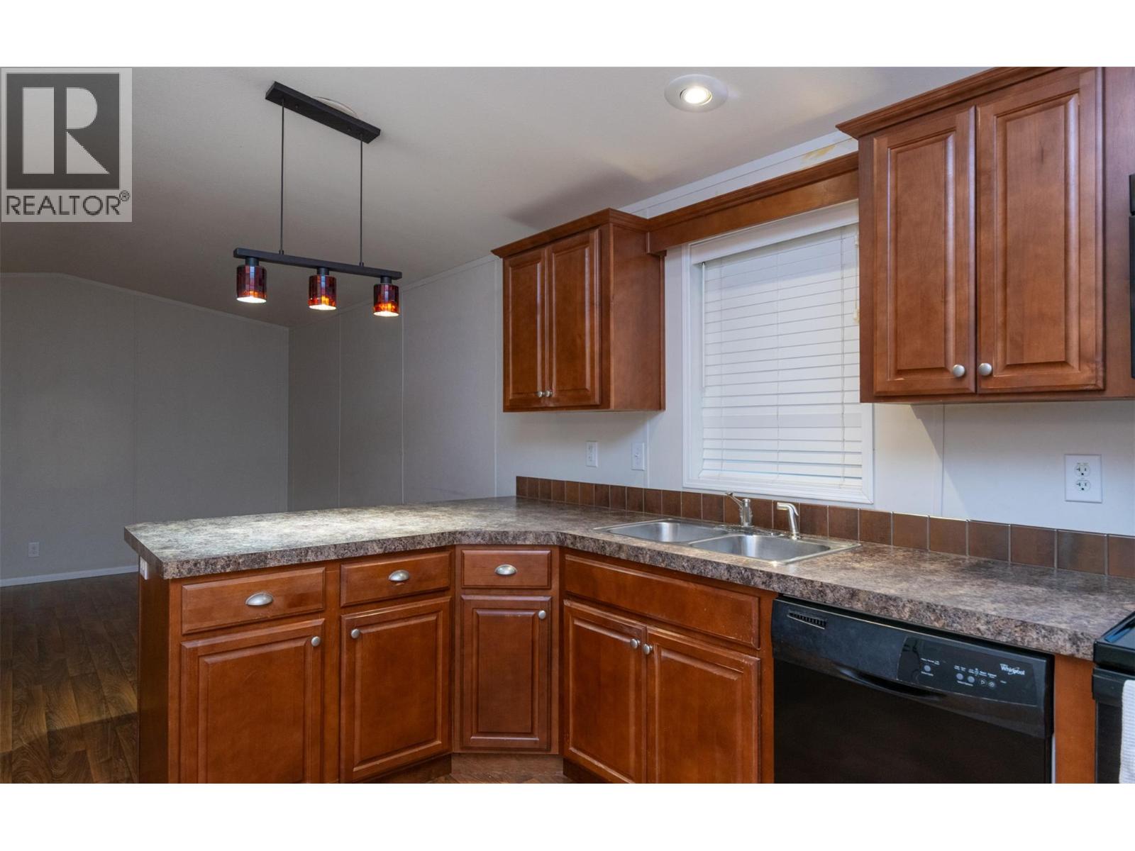 7 5581 Mayfair Road, Salmon Arm