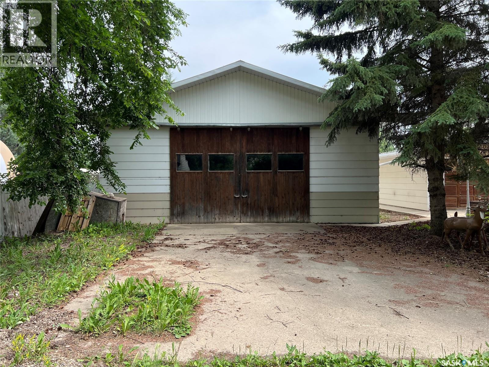 228 Katherine AVENUE N — photo 10