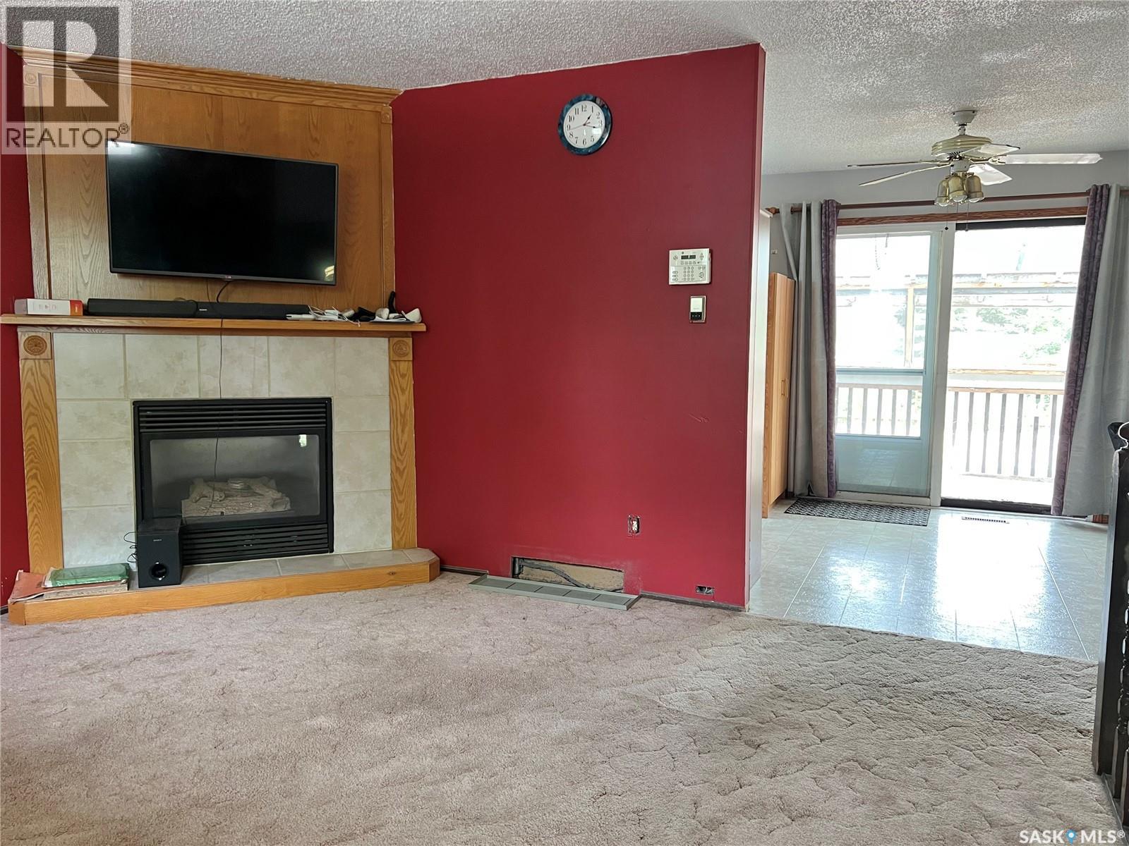 228 Katherine AVENUE N — photo 14