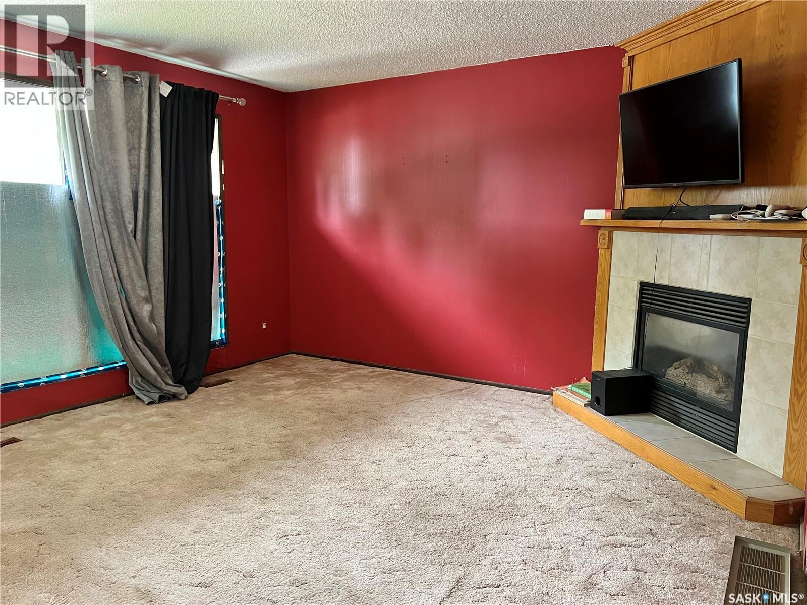 228 Katherine AVENUE N — photo 15