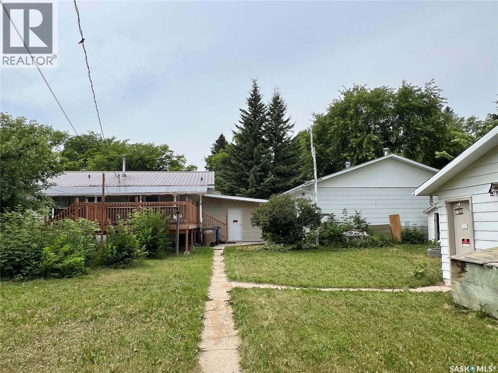 228 Katherine AVENUE N - 7