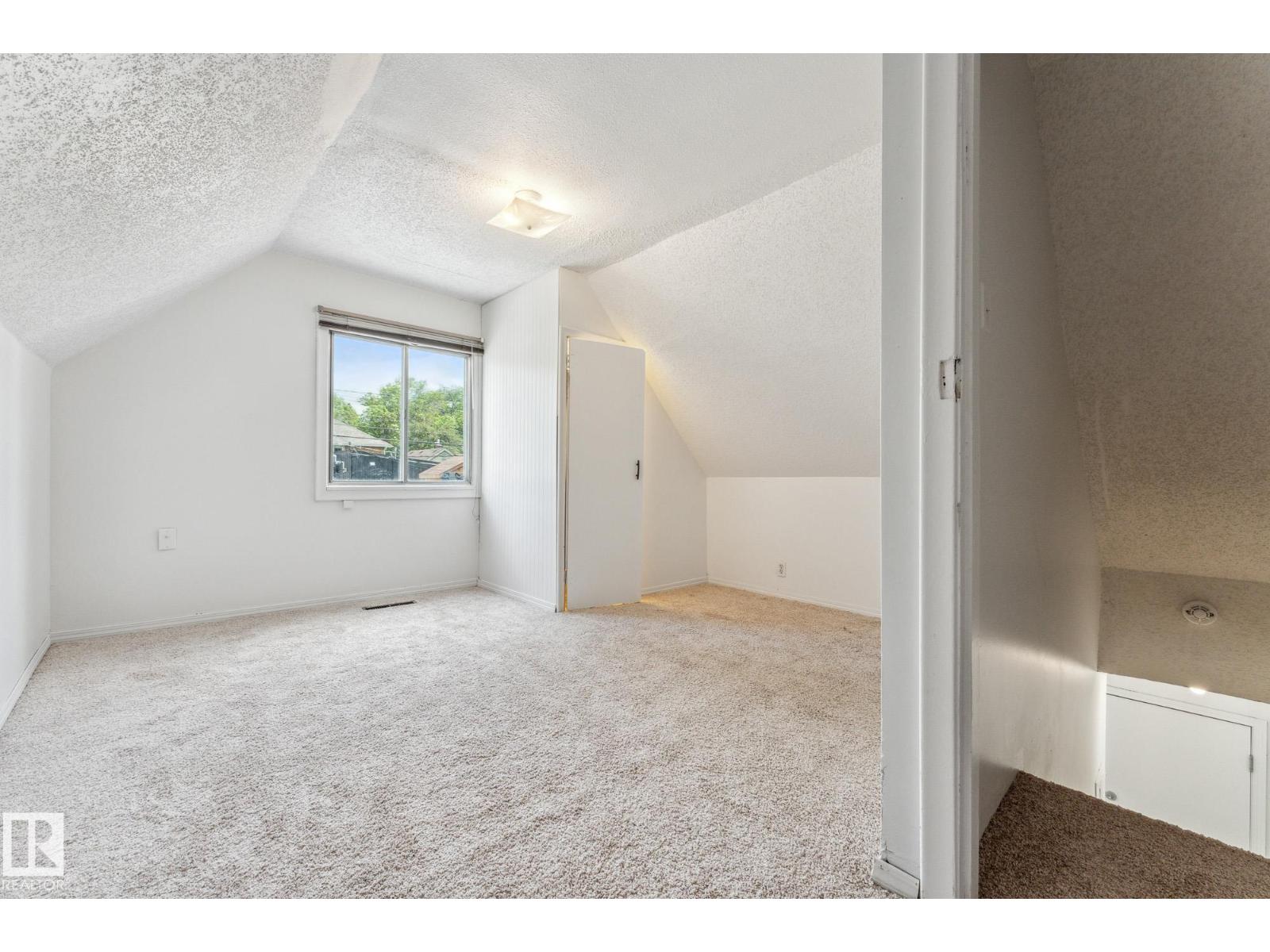 11211 93 ST NW, Edmonton