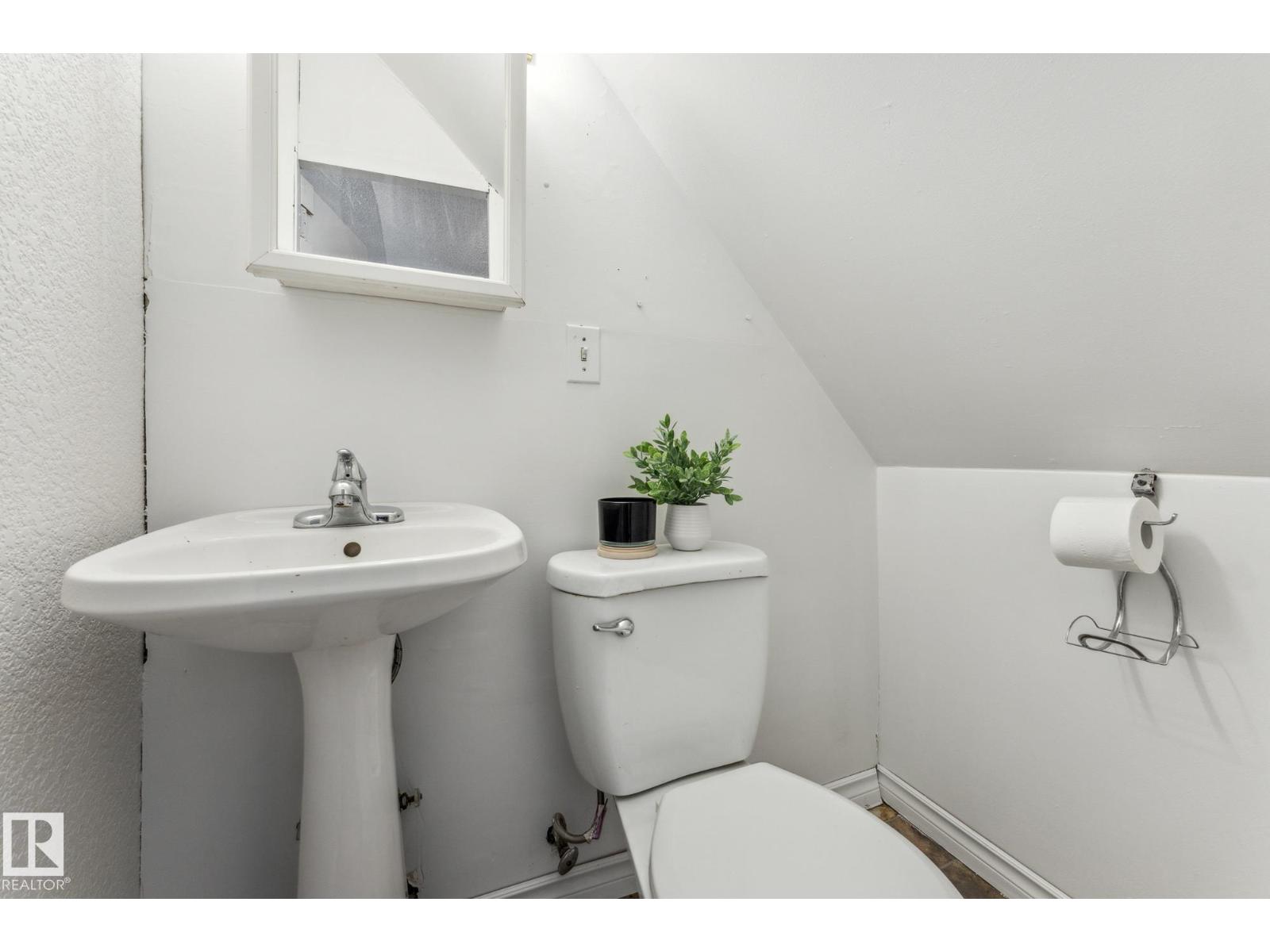 11211 93 ST NW, Edmonton