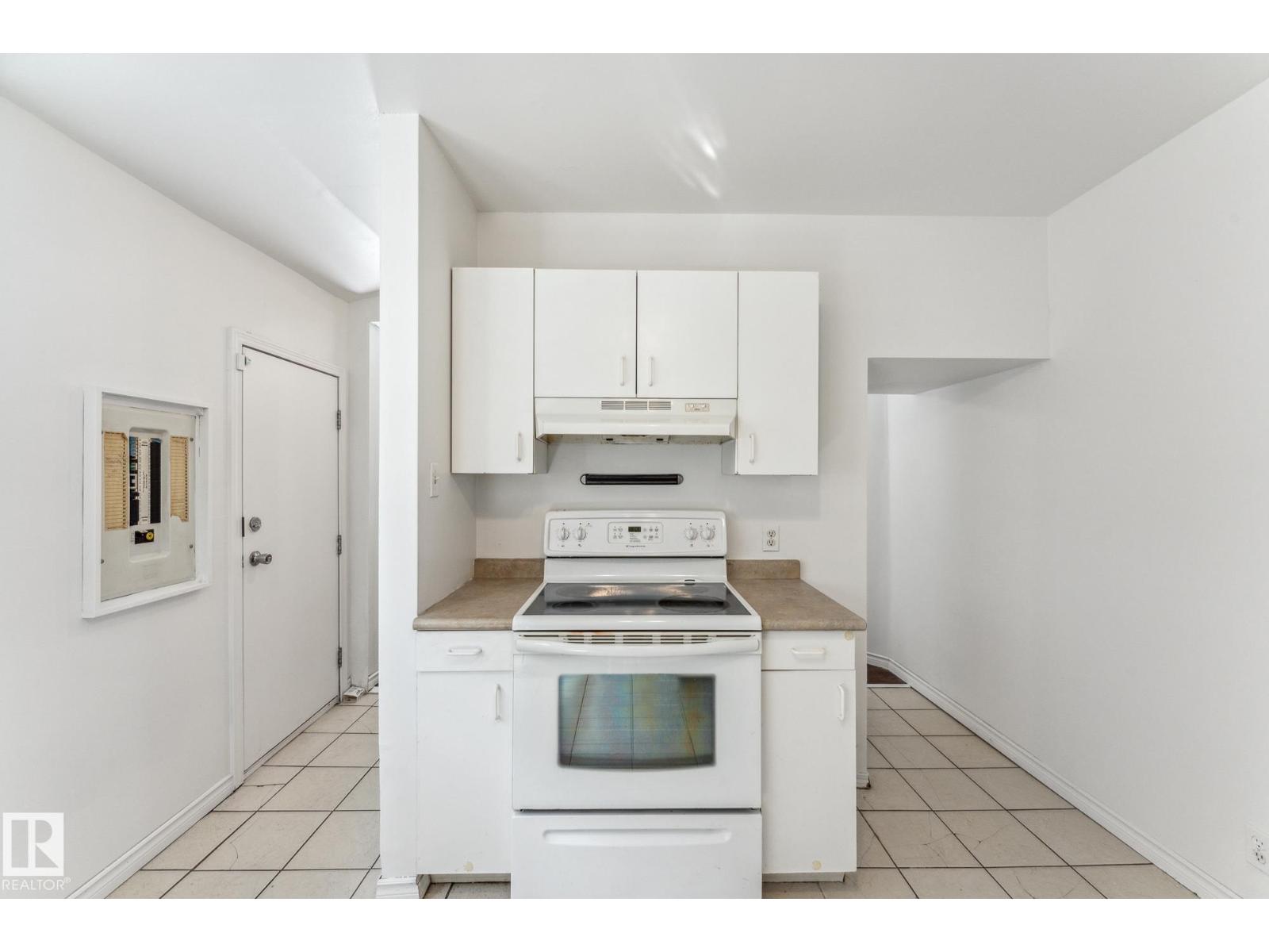 11211 93 ST NW, Edmonton