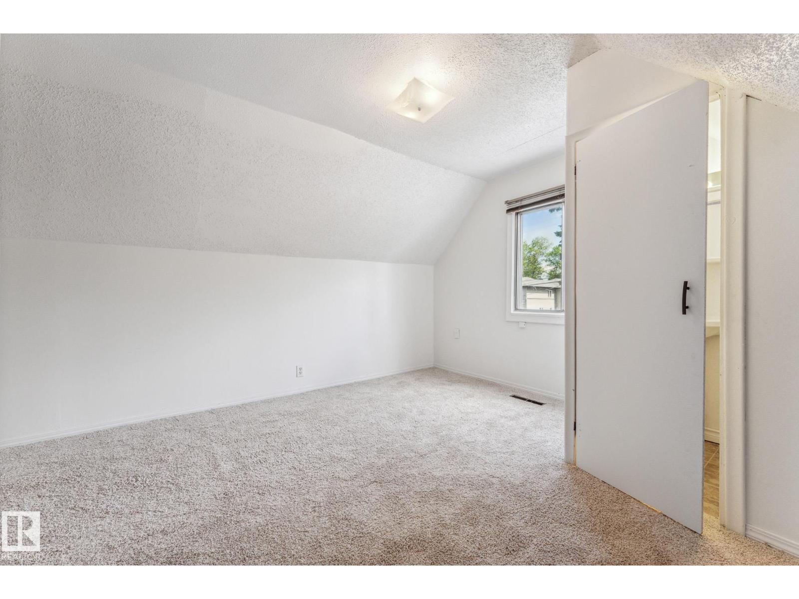 11211 93 ST NW, Edmonton