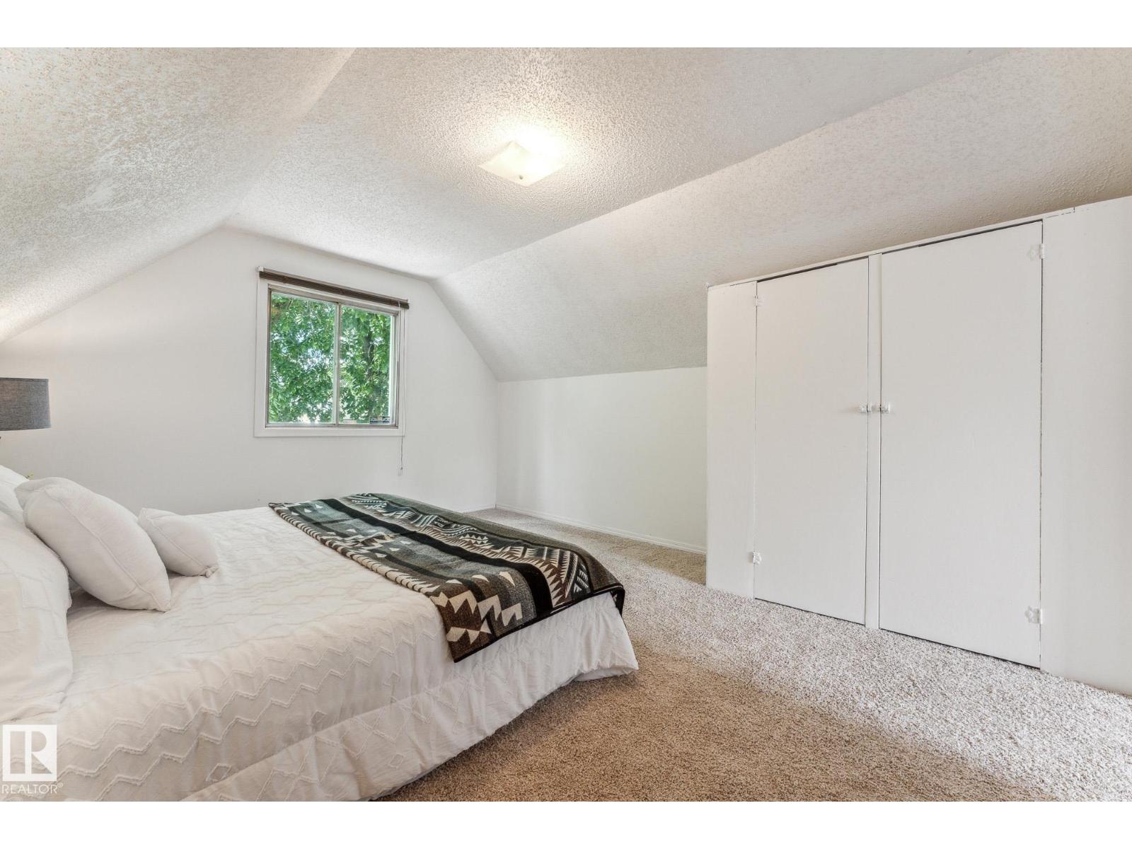 11211 93 ST NW, Edmonton