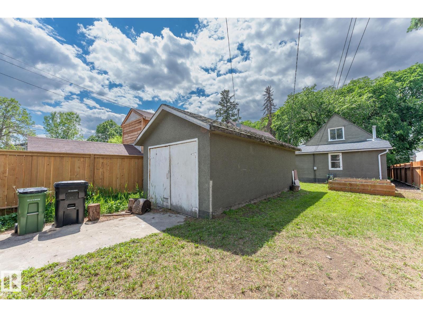 11211 93 ST NW, Edmonton