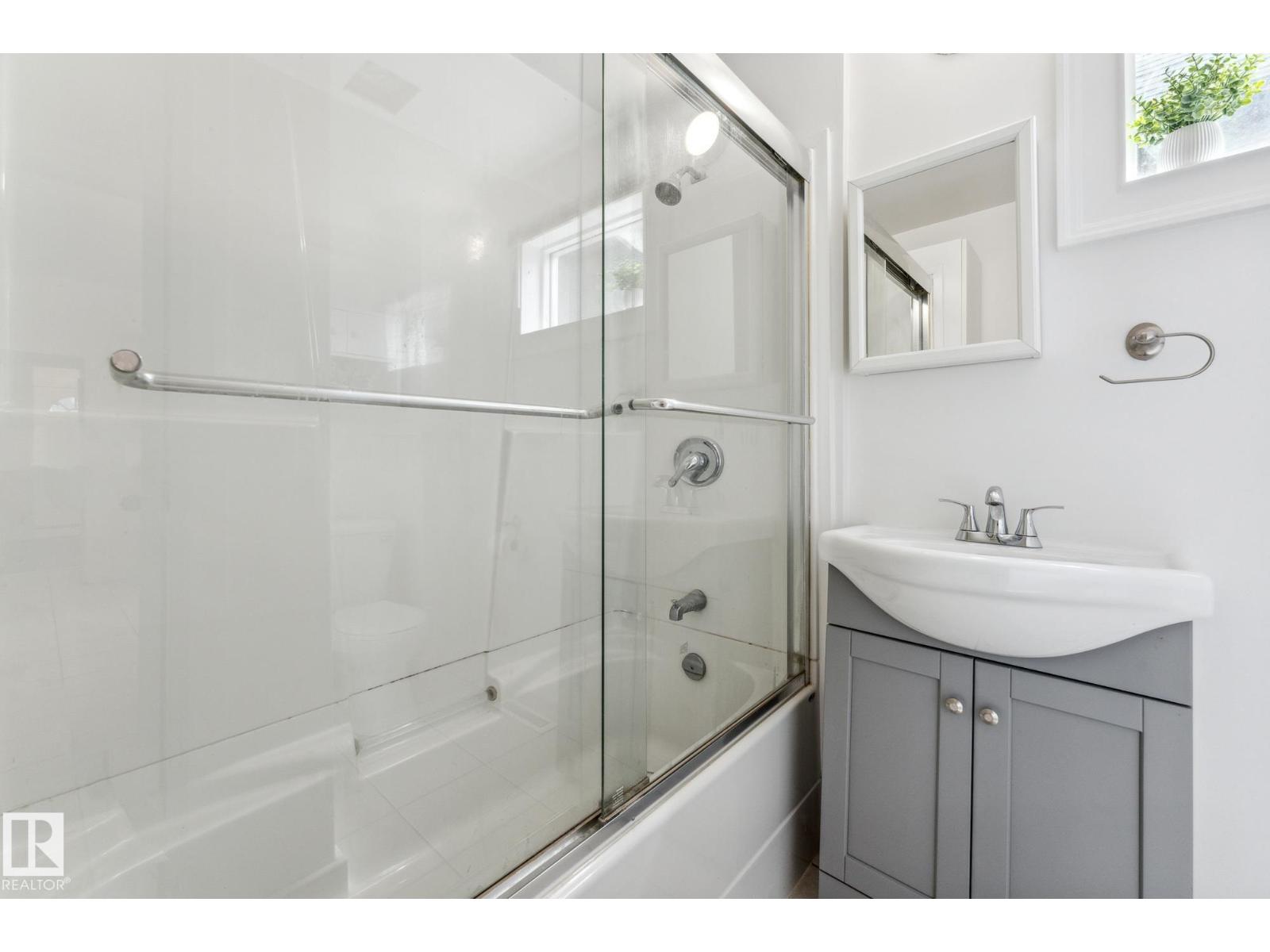 11211 93 ST NW, Edmonton