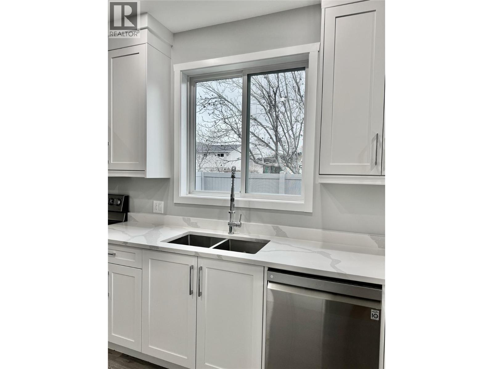 5830 OKANAGAN Street Unit# 102, Oliver