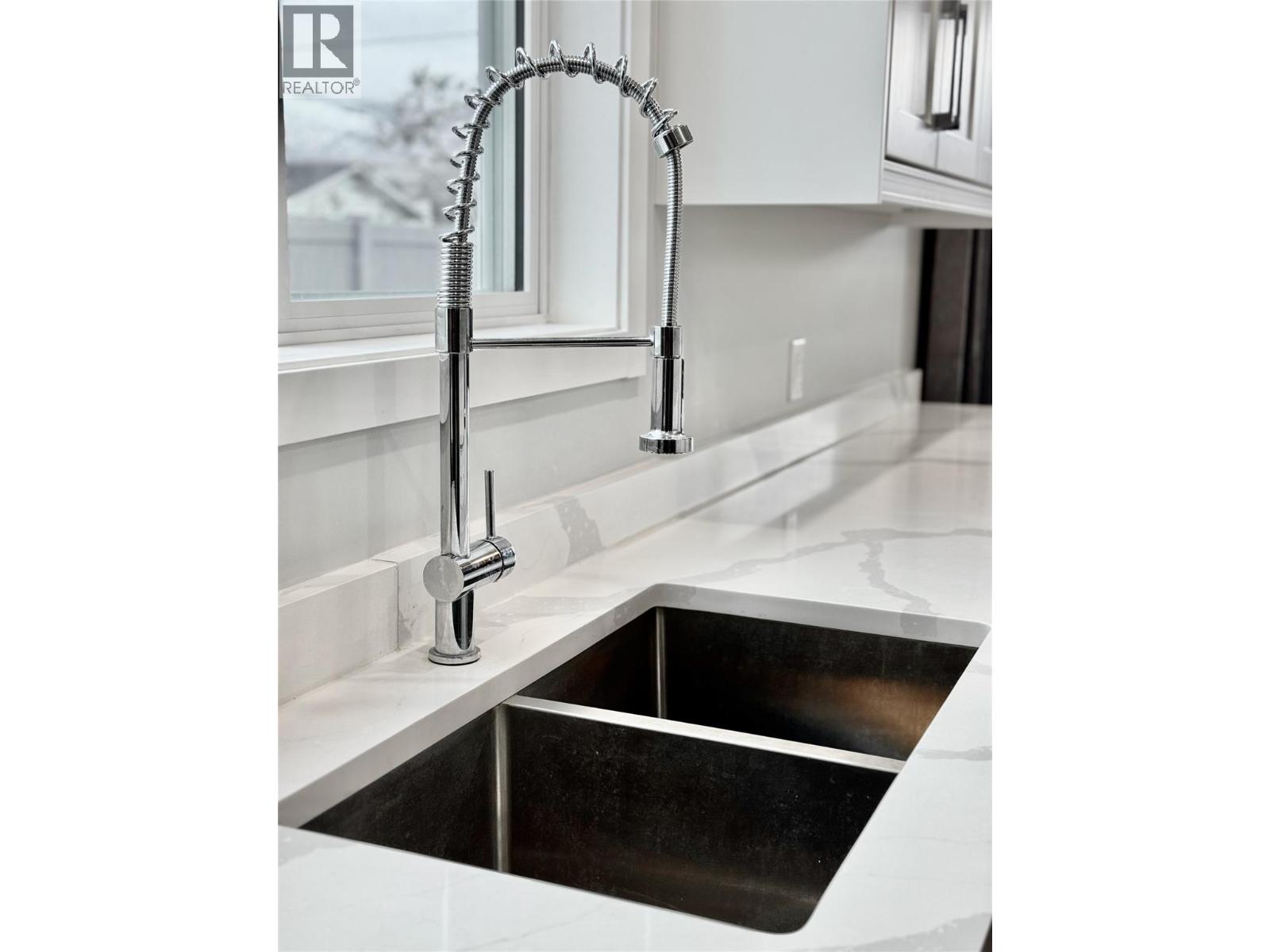 5830 OKANAGAN Street Unit# 102, Oliver