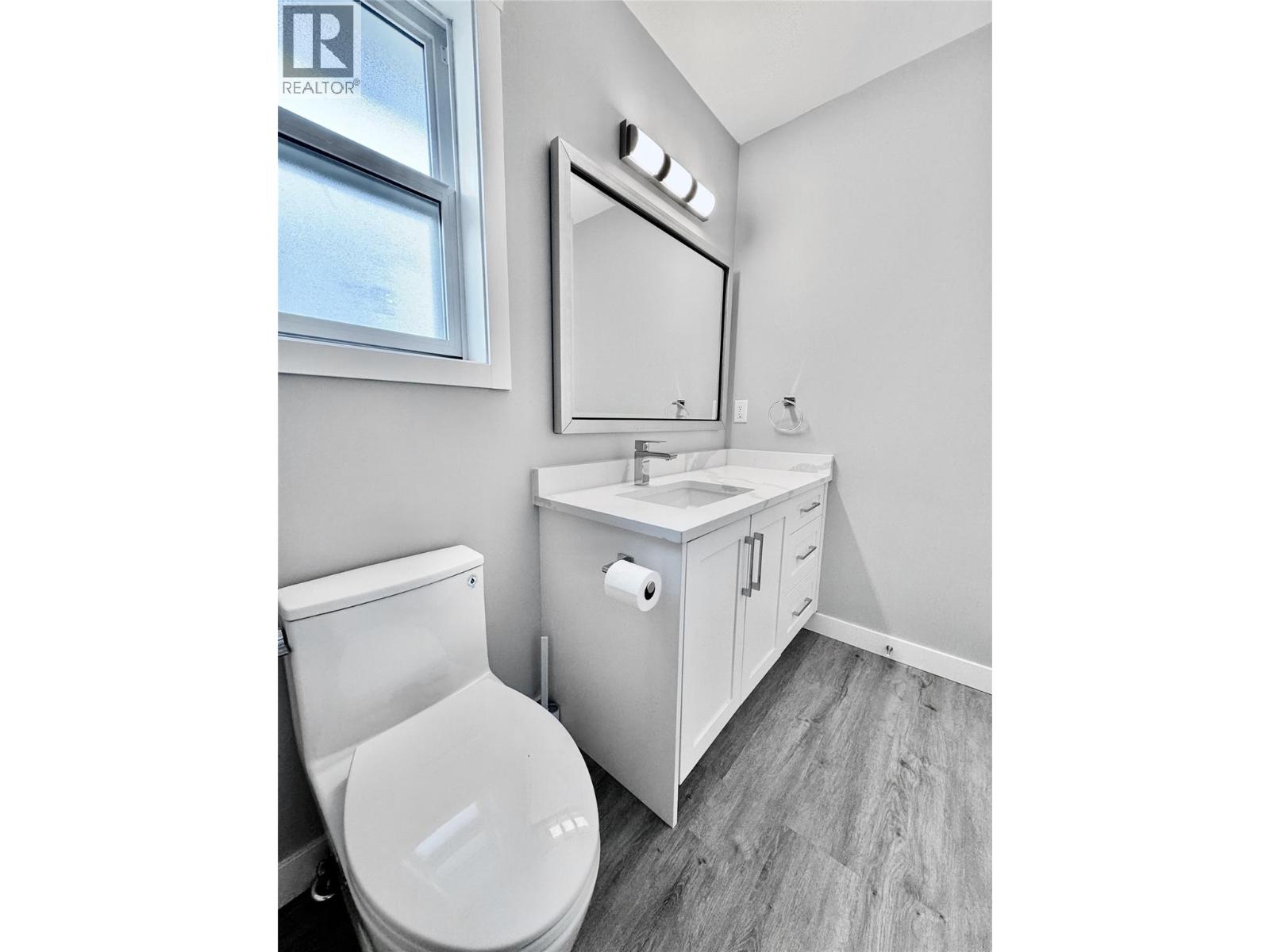 5830 OKANAGAN Street Unit# 102, Oliver