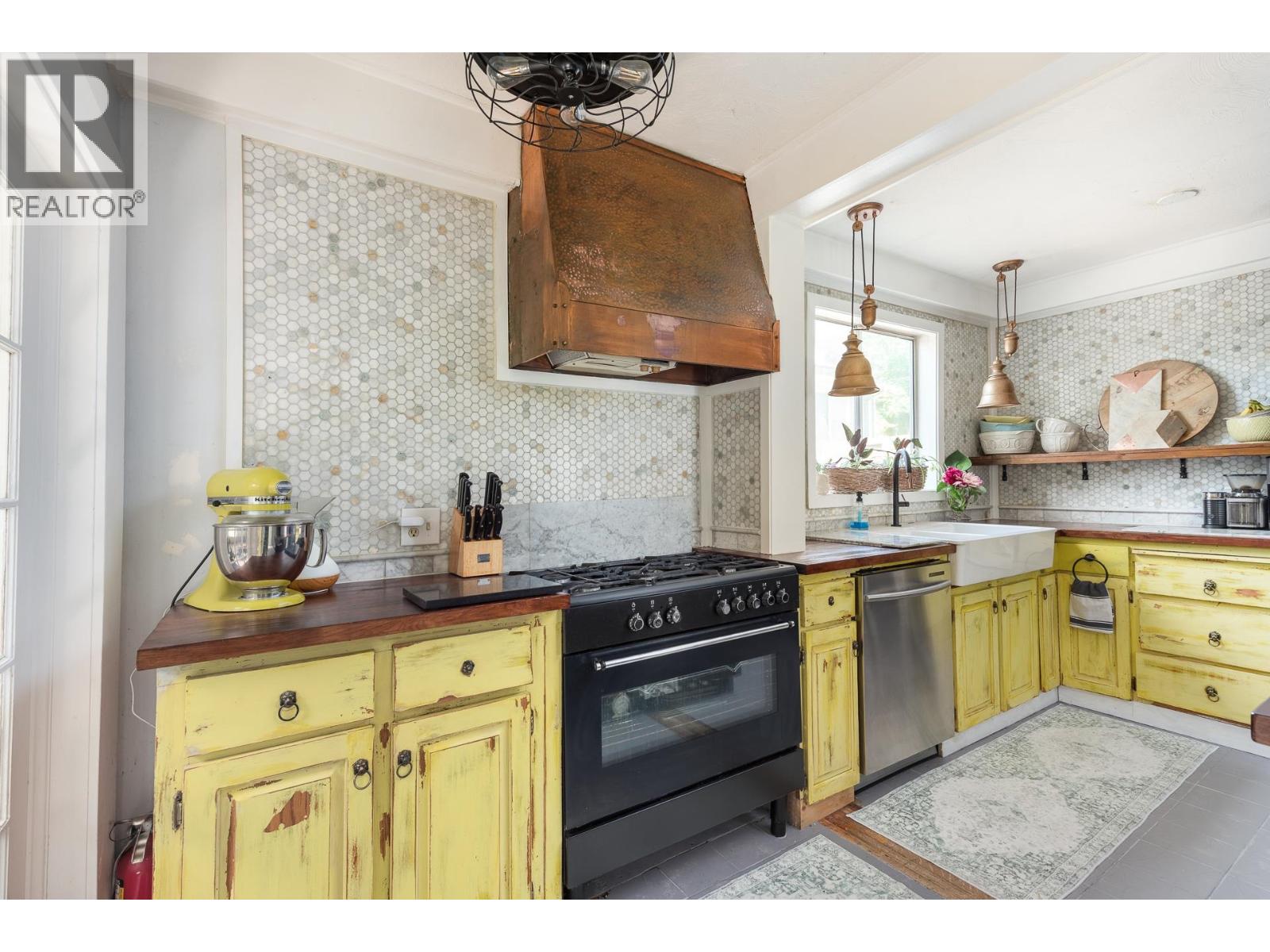 226 SECOND STREET, New Westminster