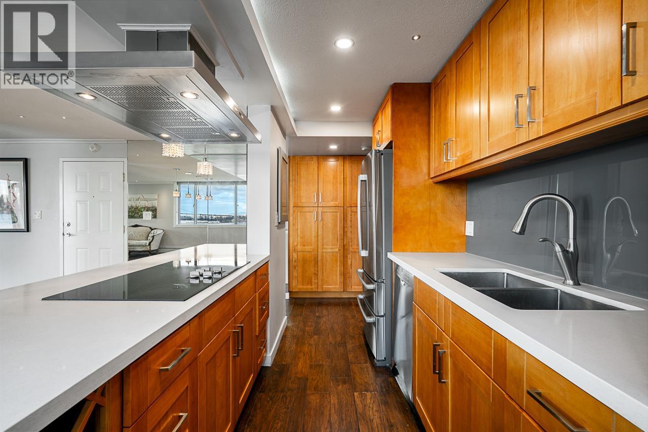 602 2090 ARGYLE AVENUE, West Vancouver