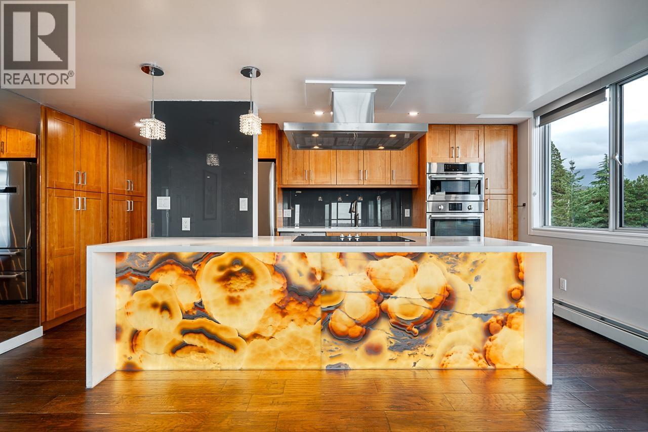 602 2090 ARGYLE AVENUE, West Vancouver