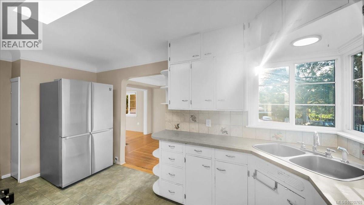  1130 Finlayson Street, Victoria