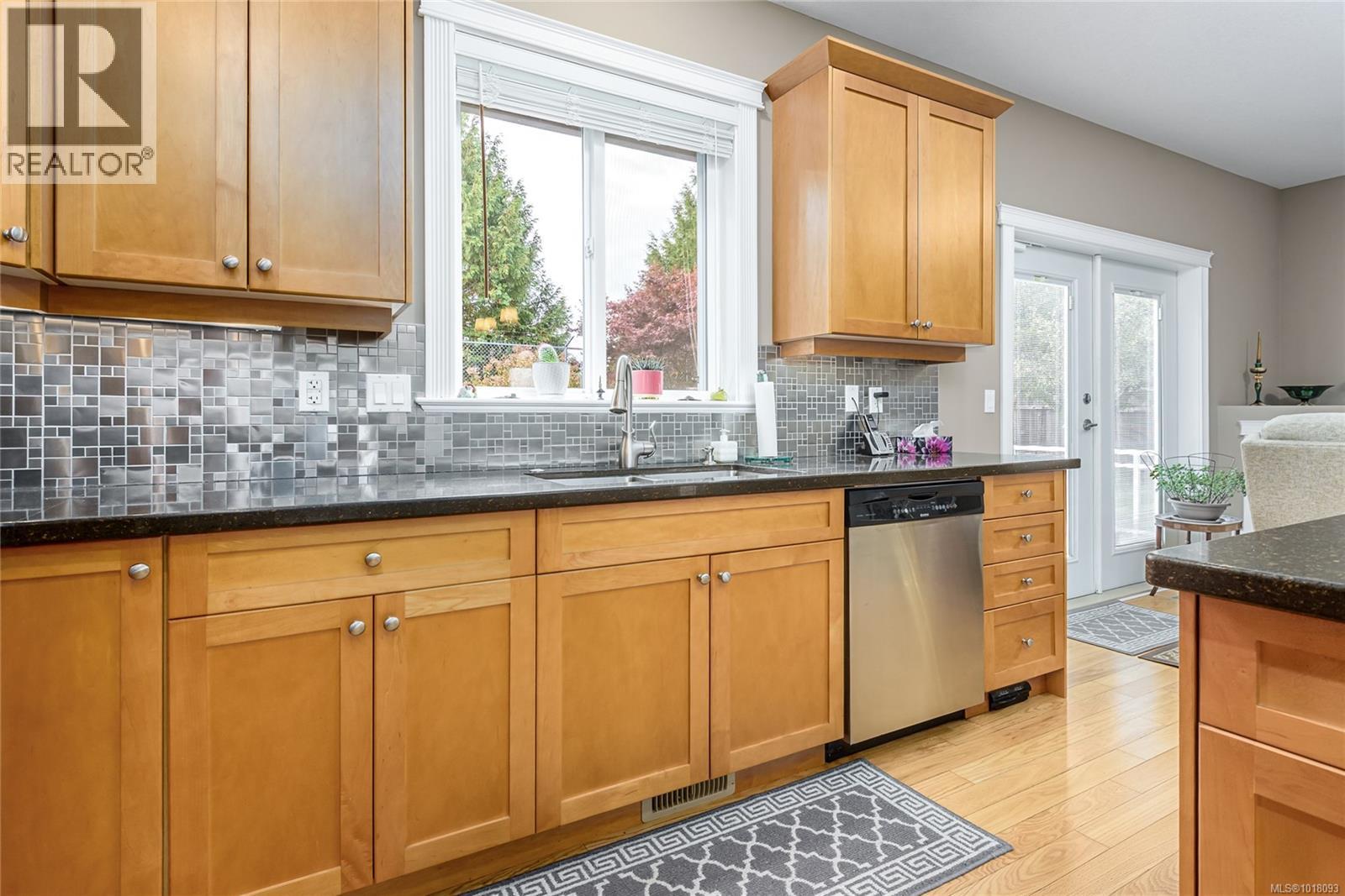 539 Spitfire Dr, Comox