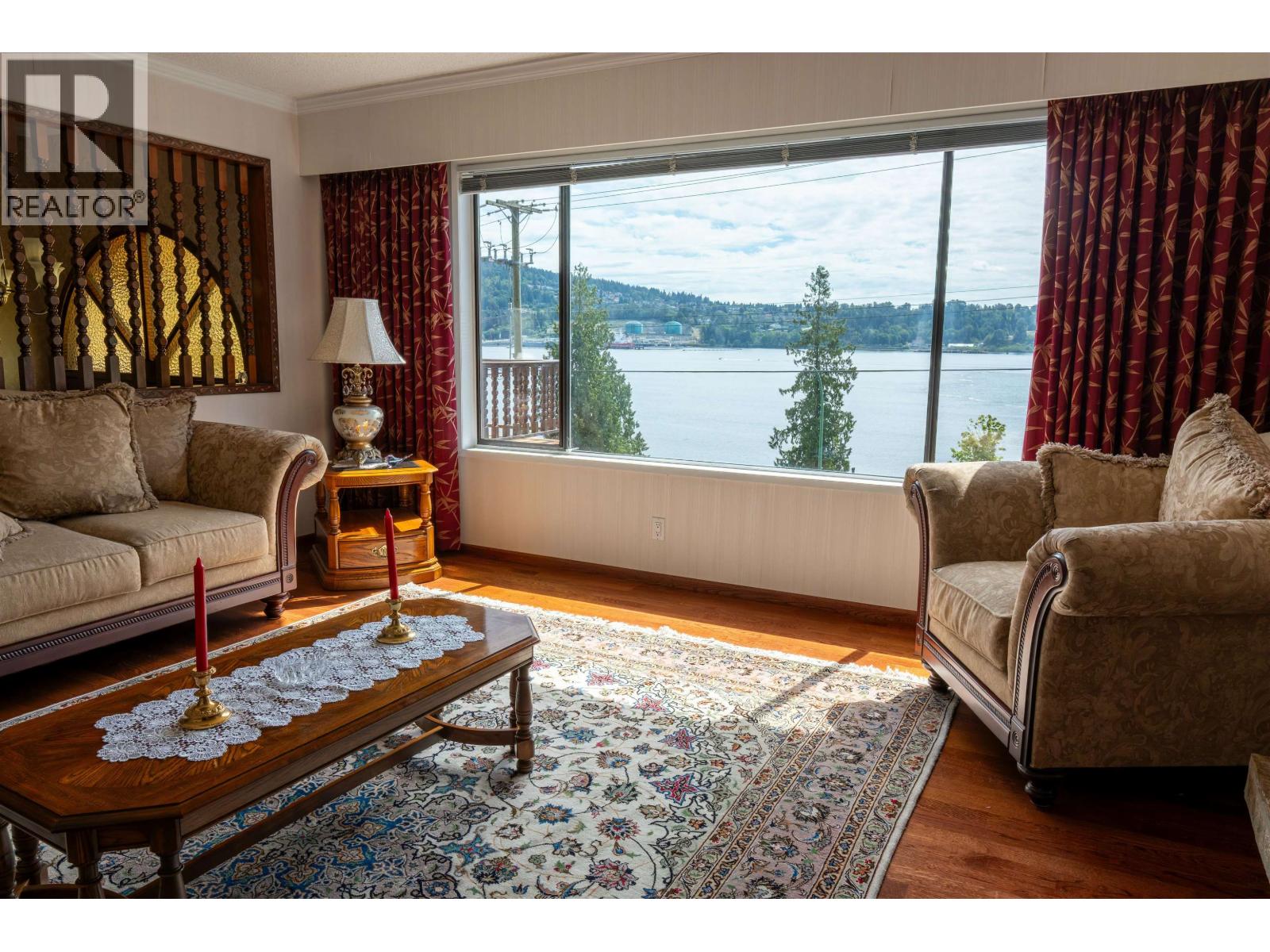 3772 DOLLARTON HIGHWAY, North Vancouver